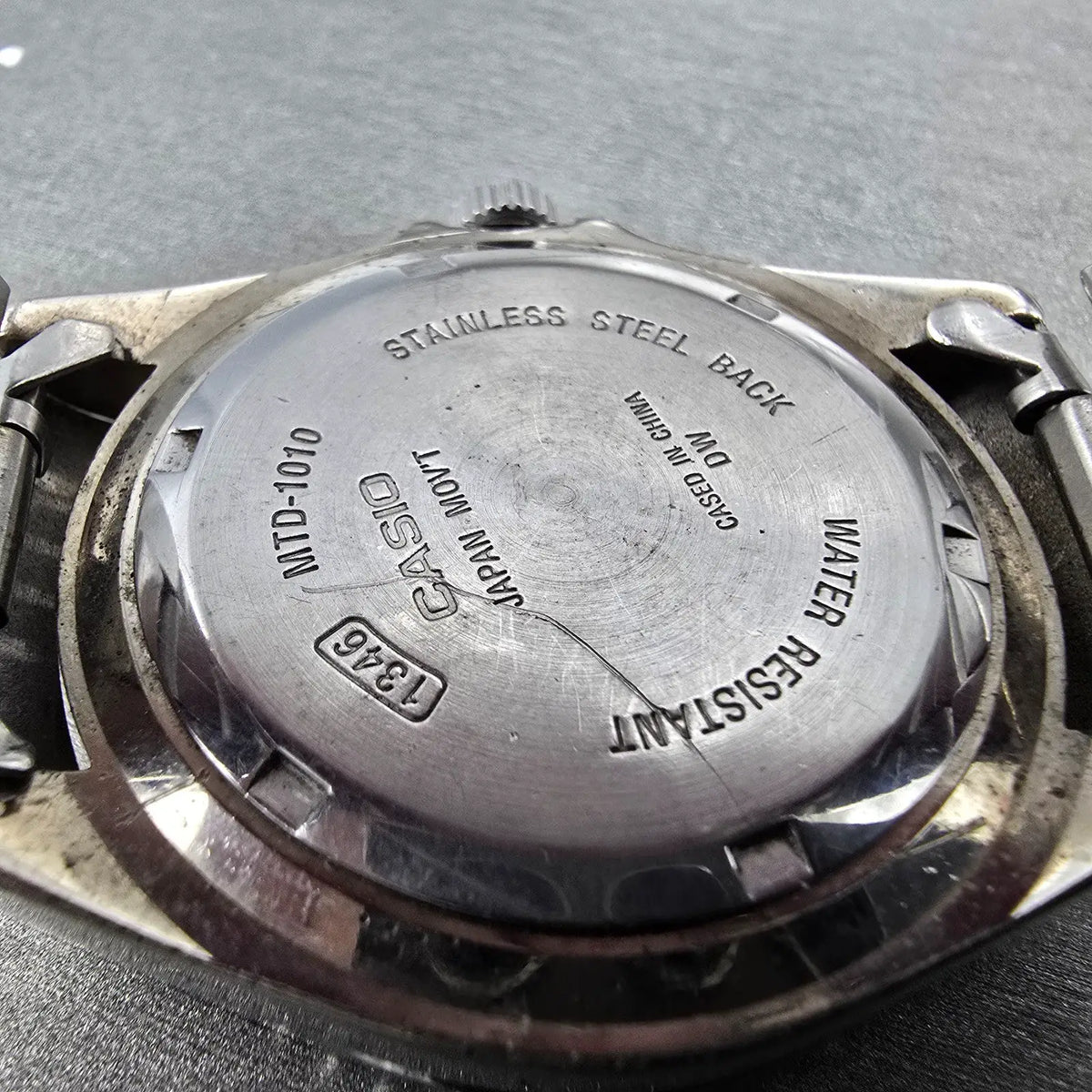 Casio MTD-1010 Dive Watch Men 40mm Black Dial Silver Tone Date Round PARTS10