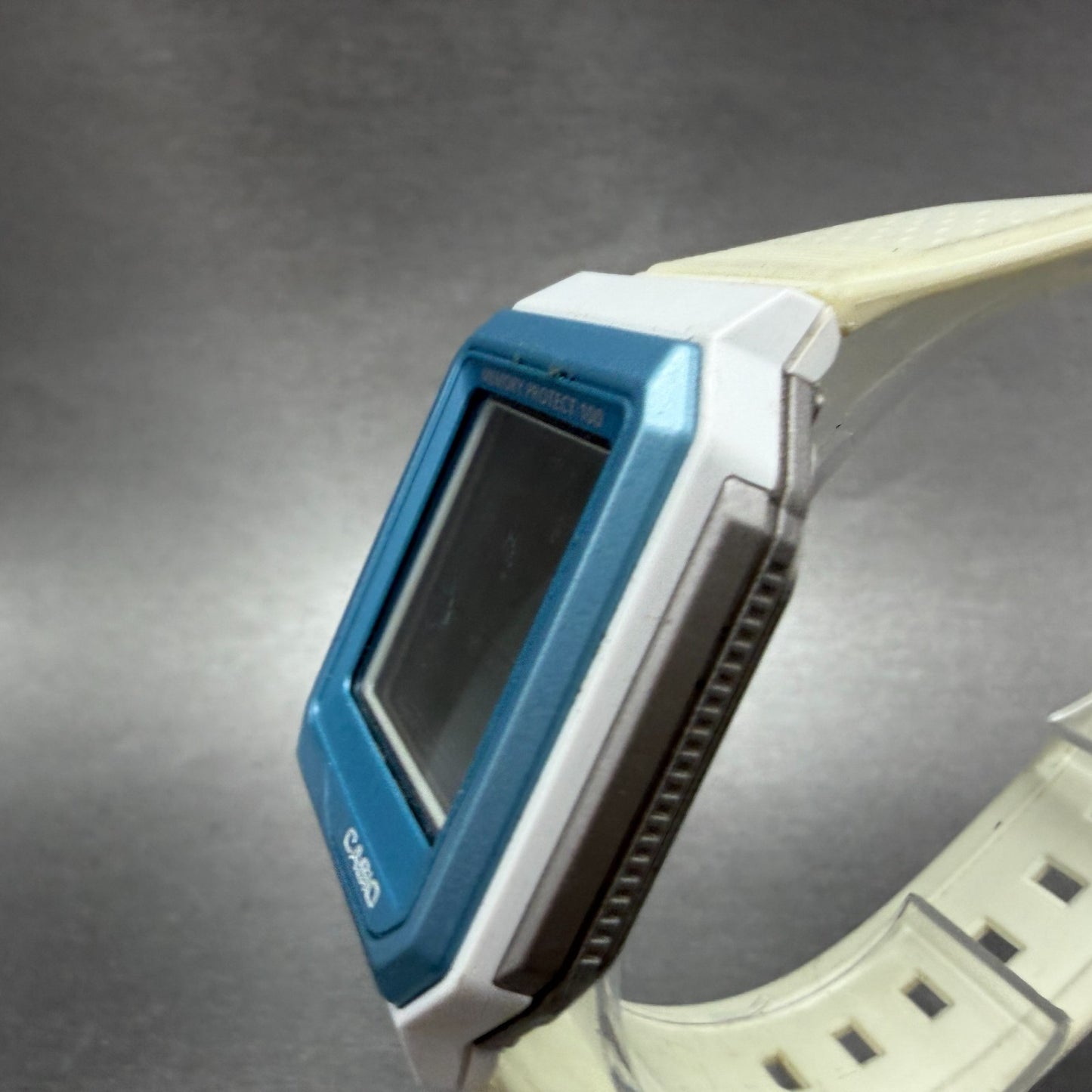 Casio HotBiz Watch Men 35mm Digital White Blue Rectangle VDB-101JIM New Battery2