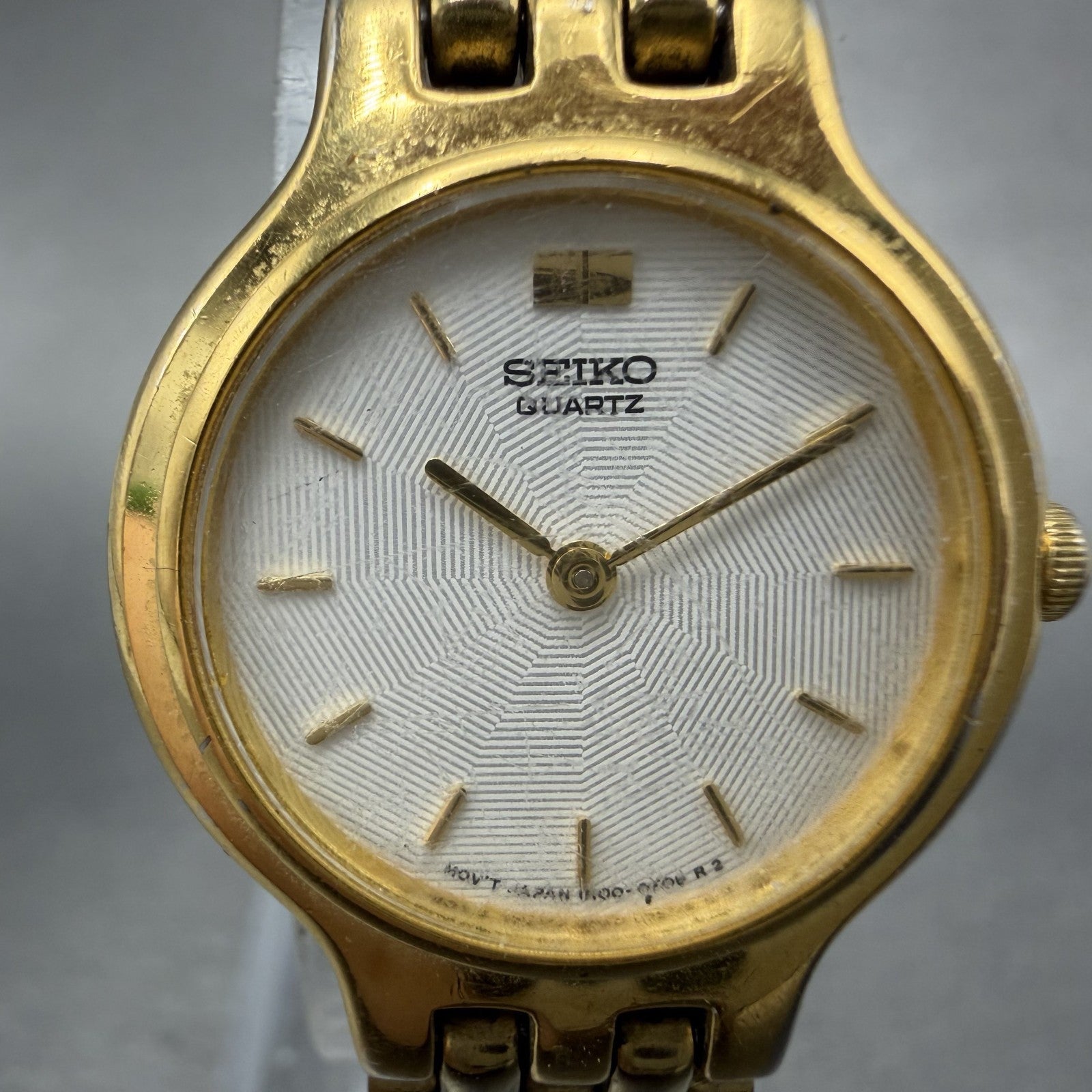 Seiko Watch Women 22mm White Dial Gold Tone Round 1n00-0a99 New Battery ABCD1
