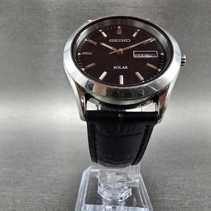 Seiko Solar Watch Men 37mm Black Dial Silver Tone Daydate Round V158-0AB0 Runs G5