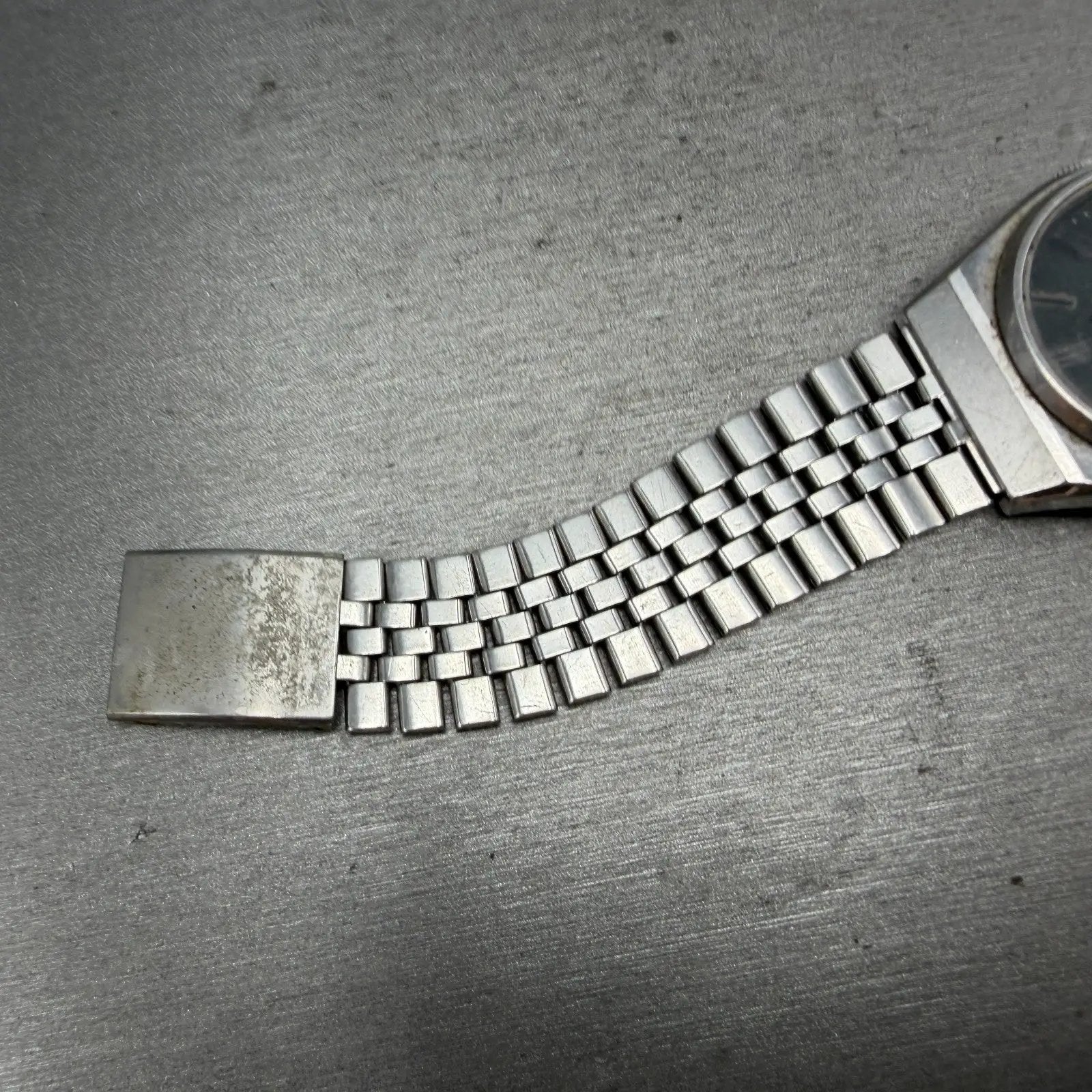 47930952