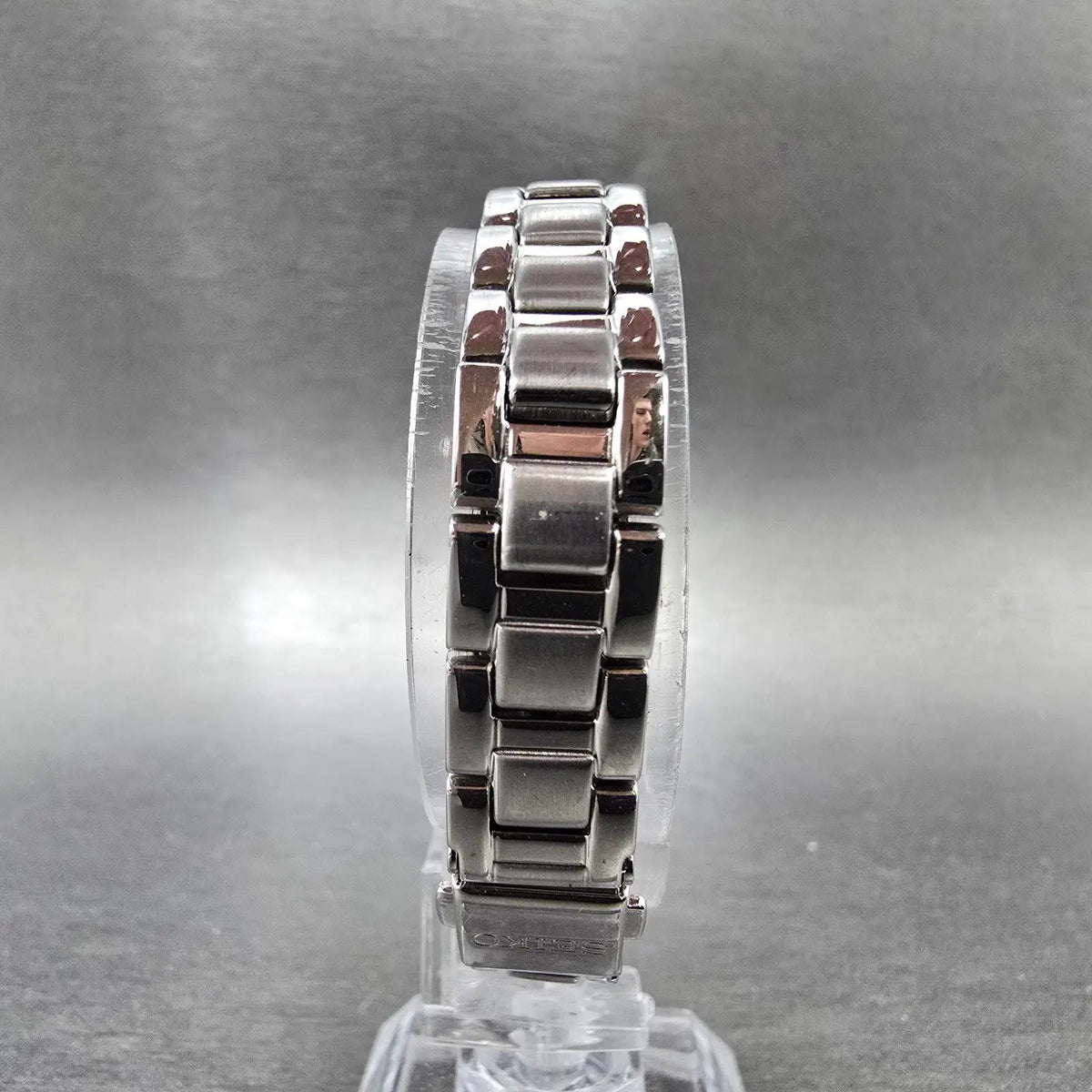 Seiko Solar Tank Watch Women 18mm White Dial Silver Rectangle Lukia Runs V1118