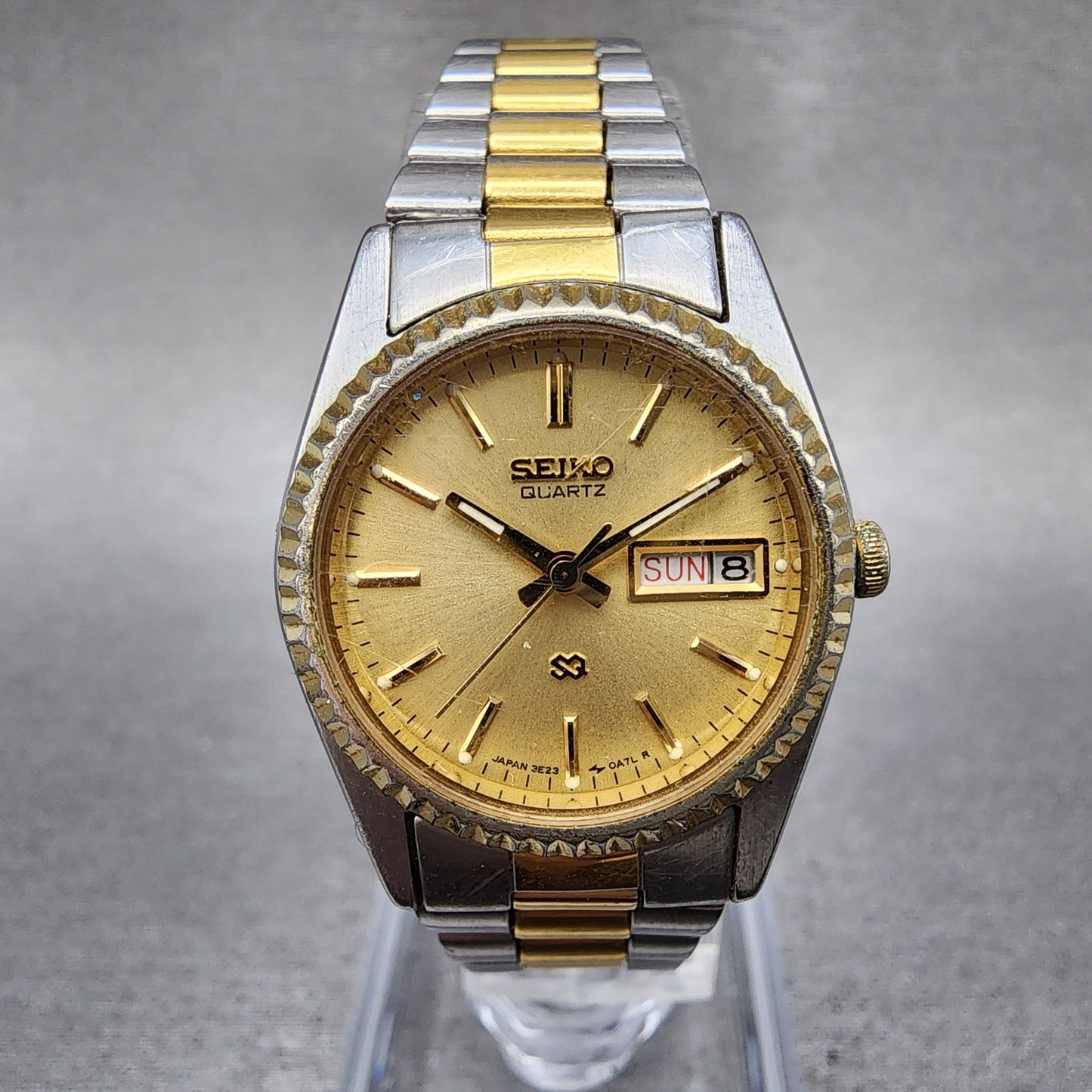 Seiko SQ Watch Women 24mm Gold Dial Two Tone Daydate Round 3E230A60 New Battery0