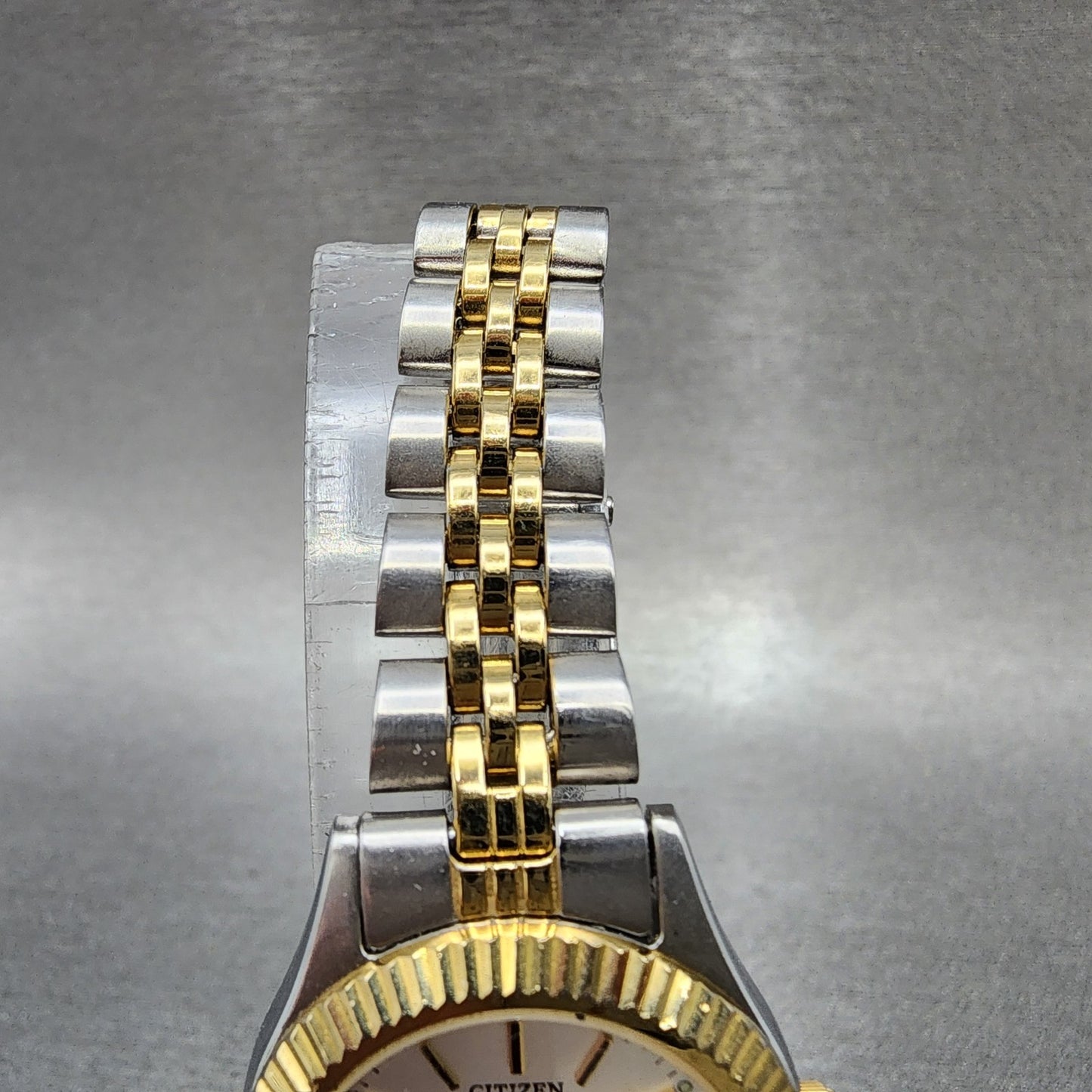 Citizen CQ Watch Women 25mm Silver Dial Two Tone Daydate 1002r15119 New Battery4
