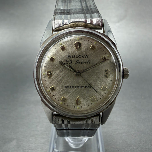 Bulova 23 Jewel Self winding Watch unisex 31mmSilver Dial Silver Tone Round Runs0