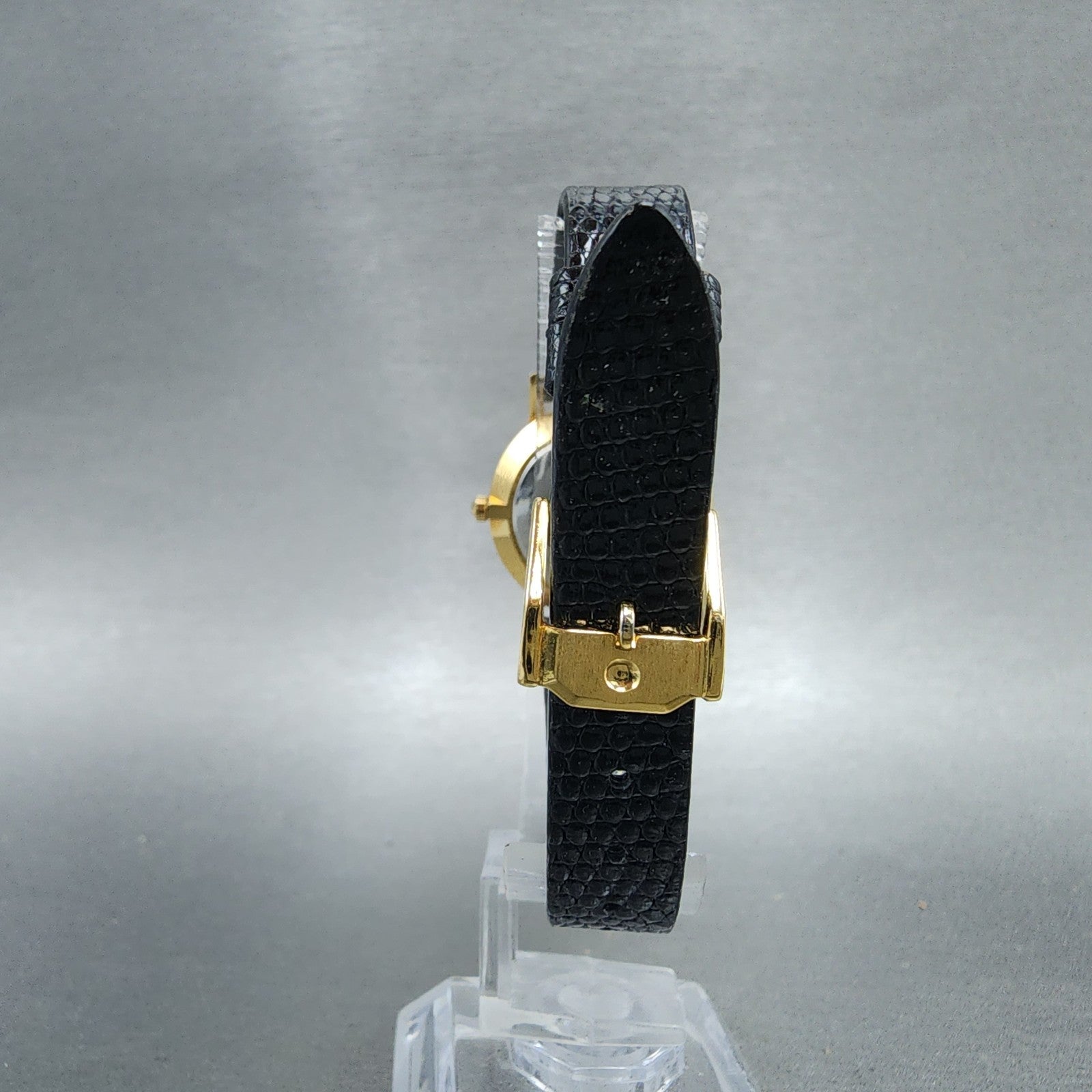 Movado Muesum Watch Women 25mm Black Dial Gold Tone Round 87 A1 832 New Batt BNG7