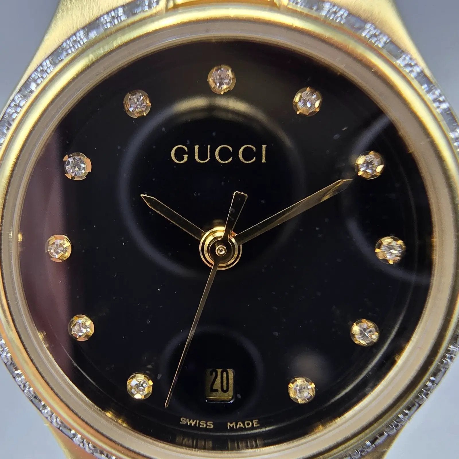 Gucci 9240L Watch Women 26mm Black Dial Gold Tone Date Diamonds New Battery1