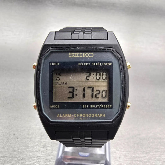 Seiko Digital Watch Men 33mm Black Chronograph Alarm A904-5019 New Battery0