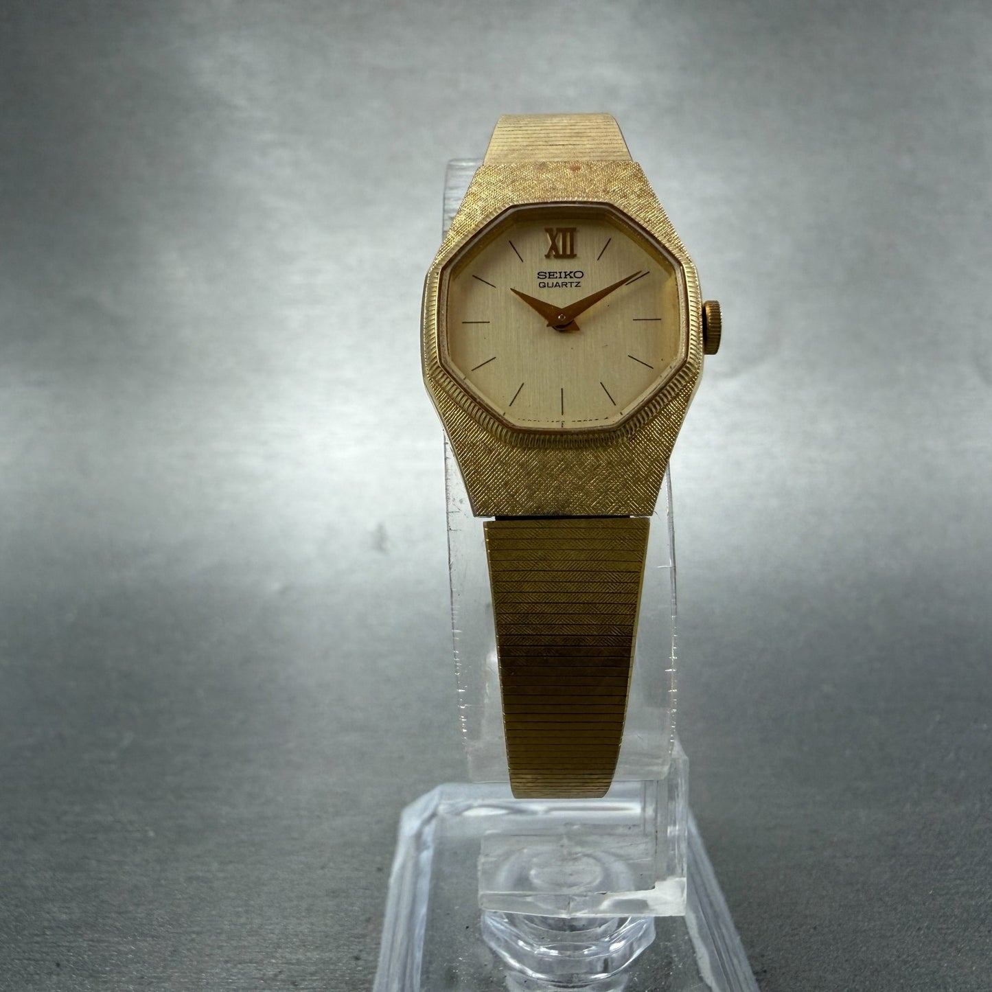 Seiko Watch Women 18mm Champagne Dial Gold Tone 1400-8019 New Battery Vintage5
