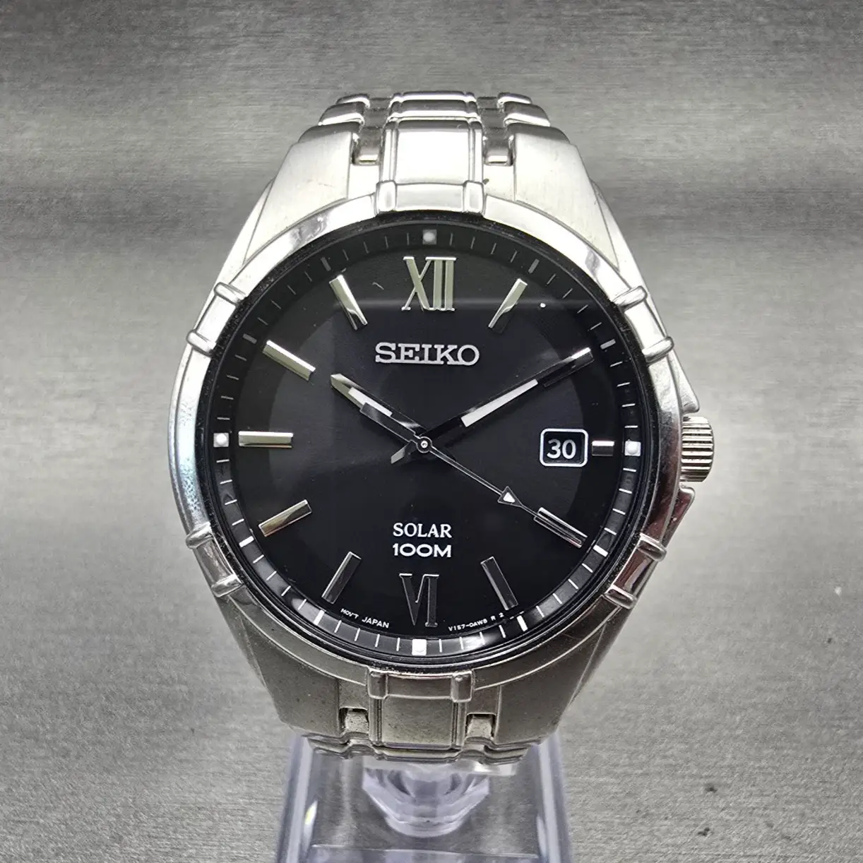 Seiko Solar Watch Men 38mm Black Dial Silver Tone Date Round V157-0AM0 Works0