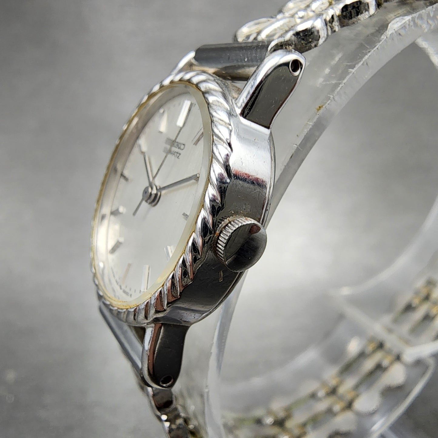 Seiko Watch Women 19mm Silver Dial Silver Tone Oval 14215510 New Battery VTG2