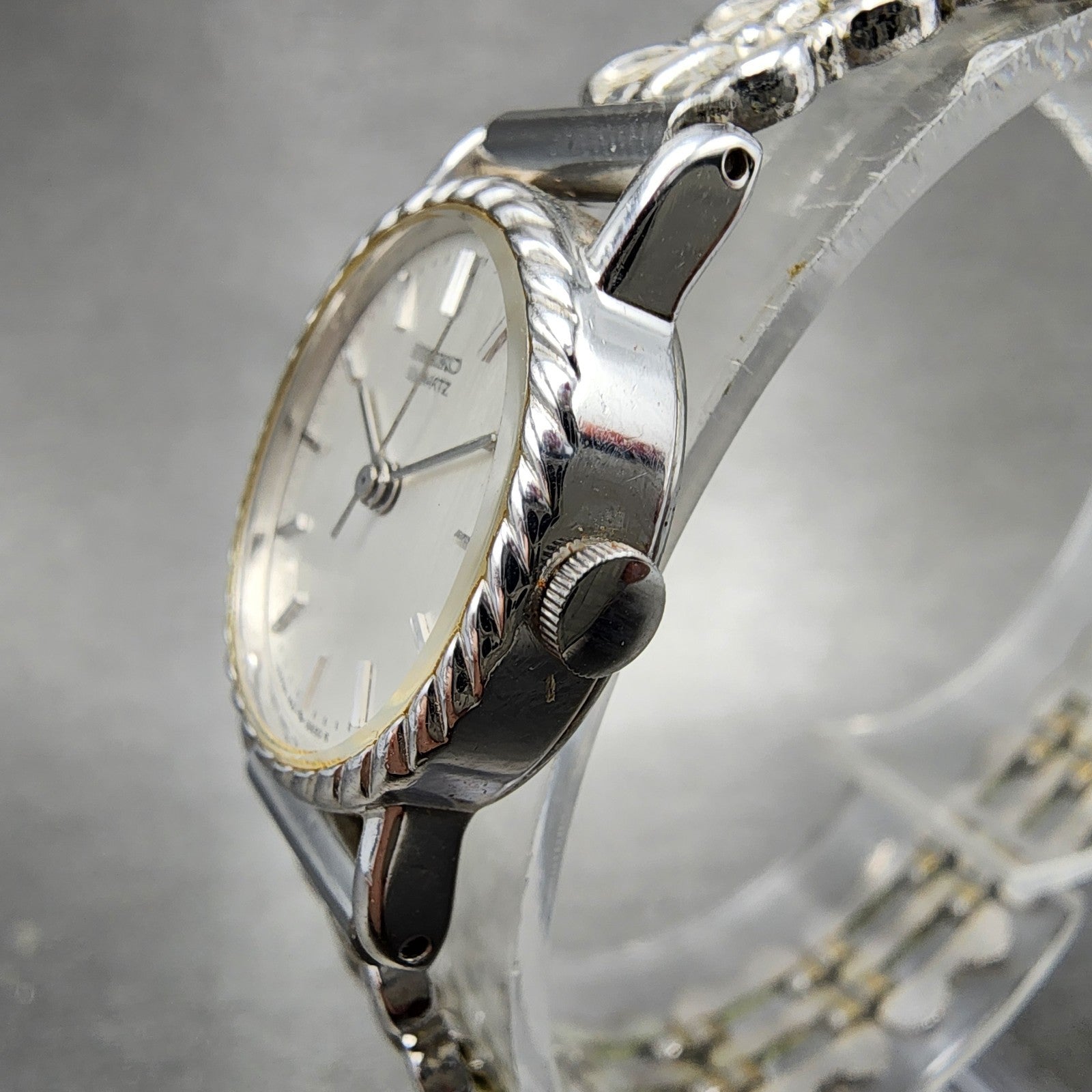 Seiko Watch Women 19mm Silver Dial Silver Tone Oval 14215510 New Battery VTG2