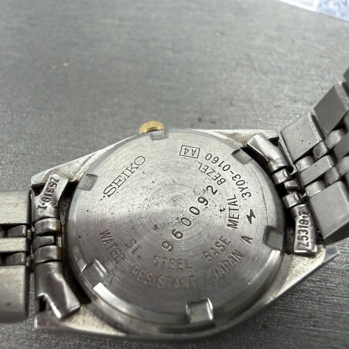 Seiko SQ Watch Women 24mm Gold Dial Two Tone Daydate 24mm Round New Battery ID49