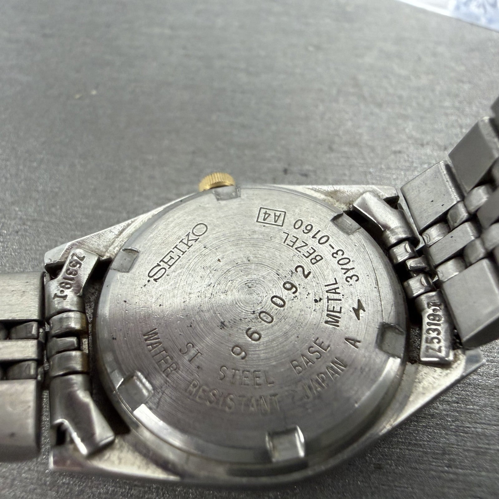 Seiko SQ Watch Women 24mm Gold Dial Two Tone Daydate 24mm Round New Battery ID49
