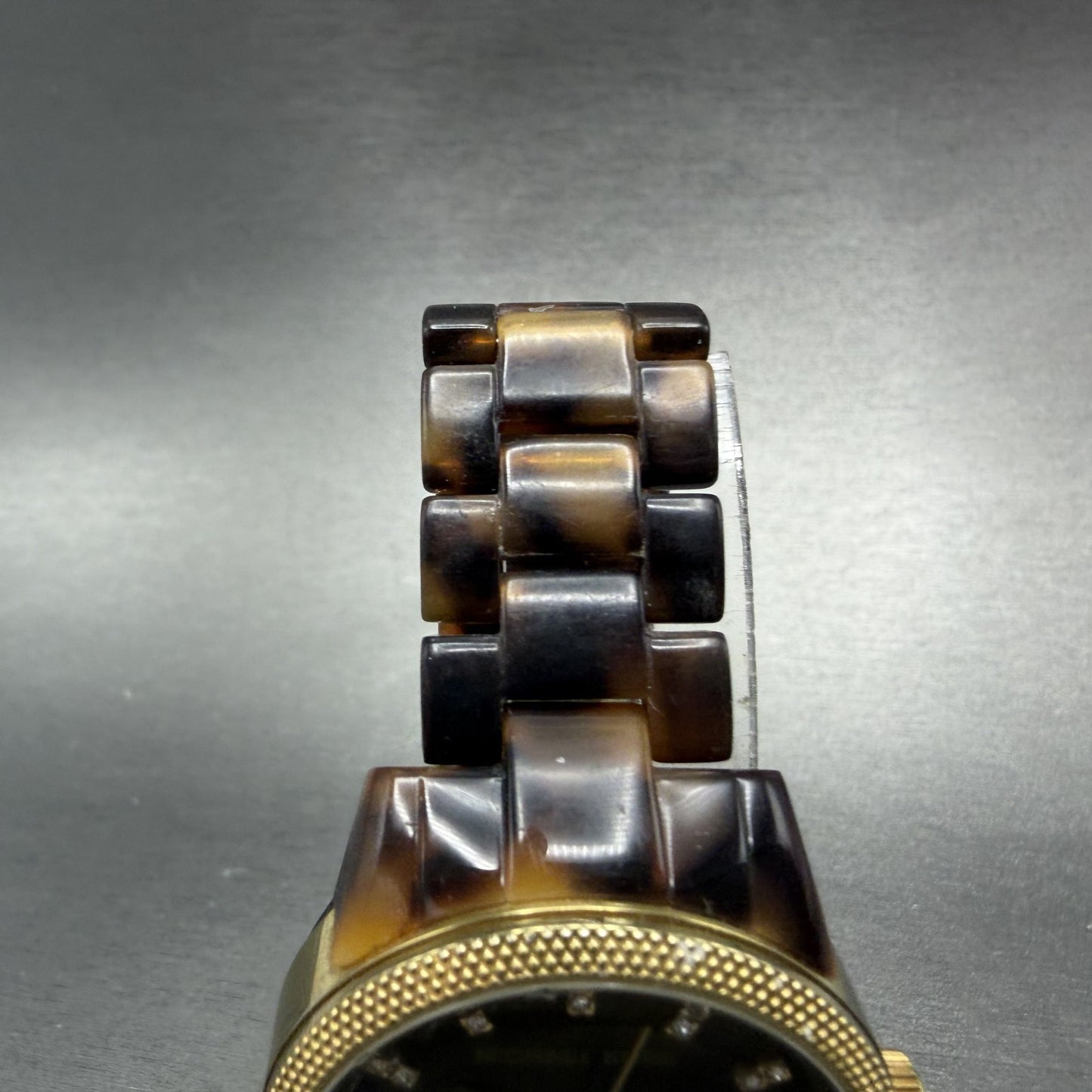 Michael Kors Watch Women 37mm Brown Dial Gold Tone Tortas Daydate New BatteryABC4