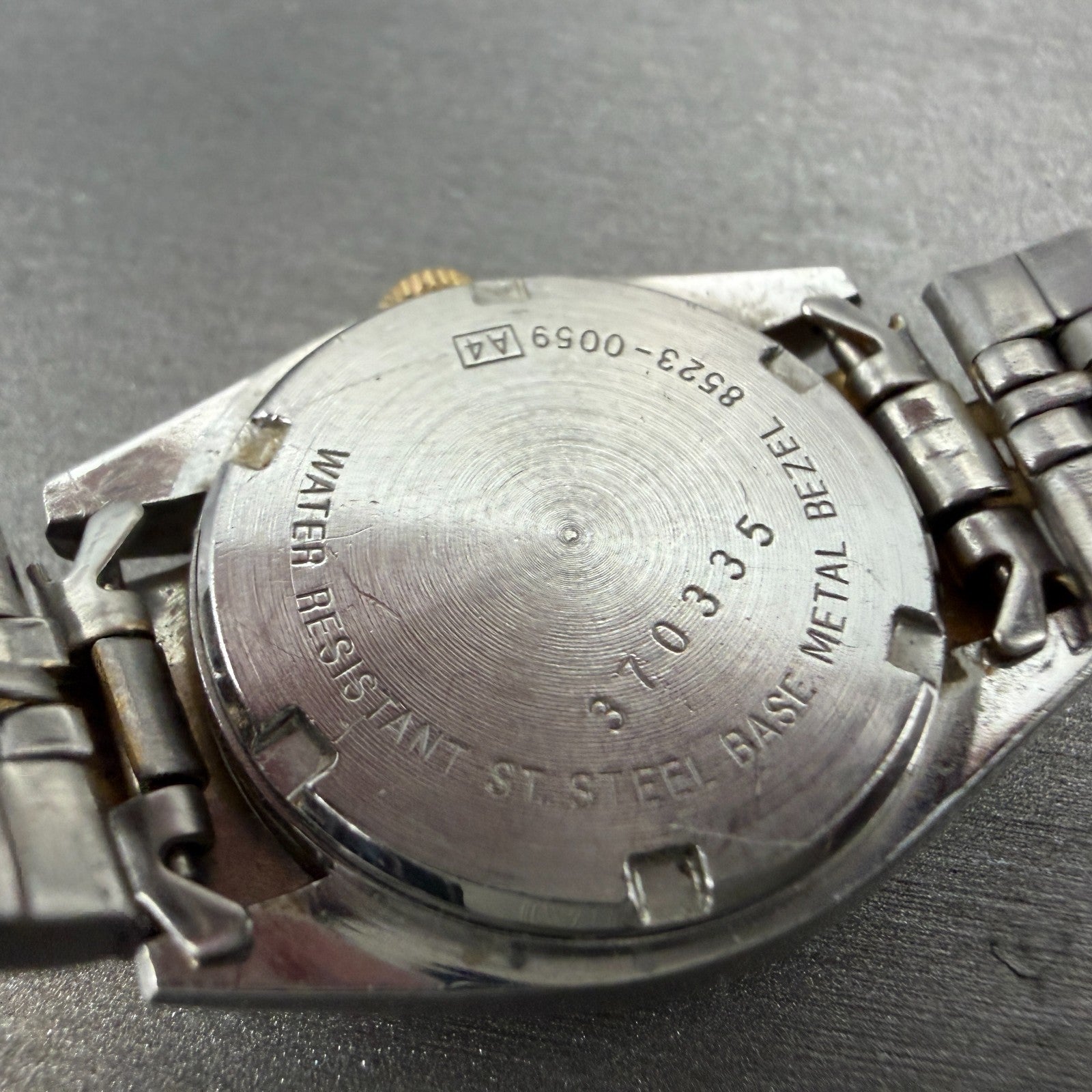 Seiko SQ Watch Women 25mm Silver Dial Two Tone Daydate Round 8523-0059 New BattR9
