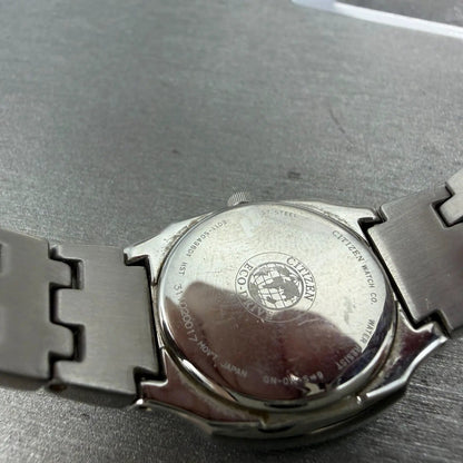 Citizen Eco-Drive Watch Women 25mm Gray Dial Silver Tone Date E011-S049601 Runs9