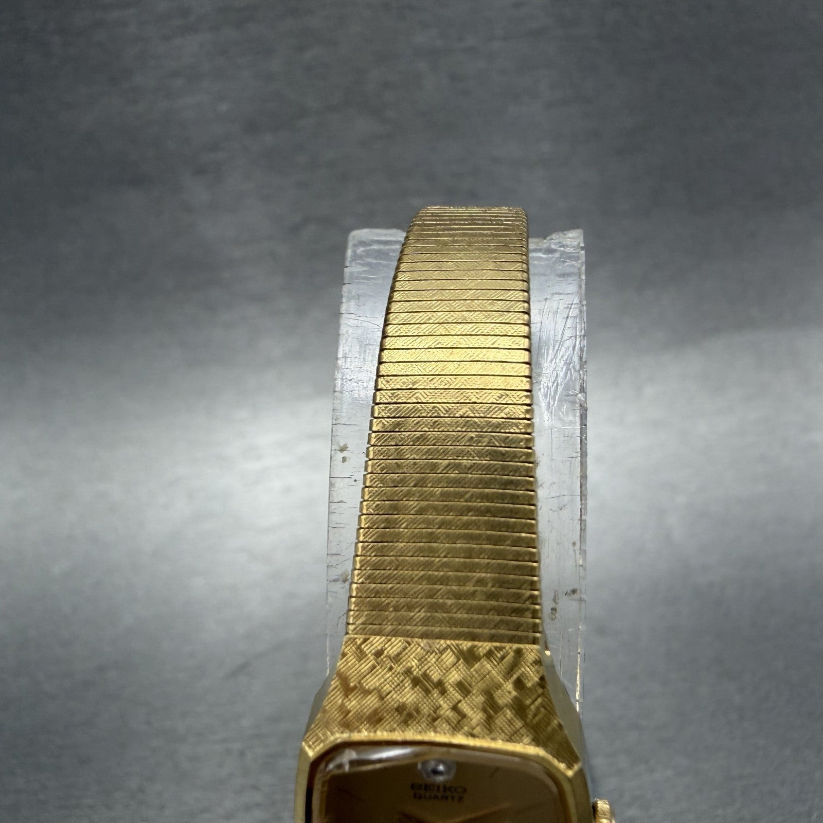 Seiko Tank Watch Women 16mm Champagne Dial Gold Tone 2C206379 New Battery4