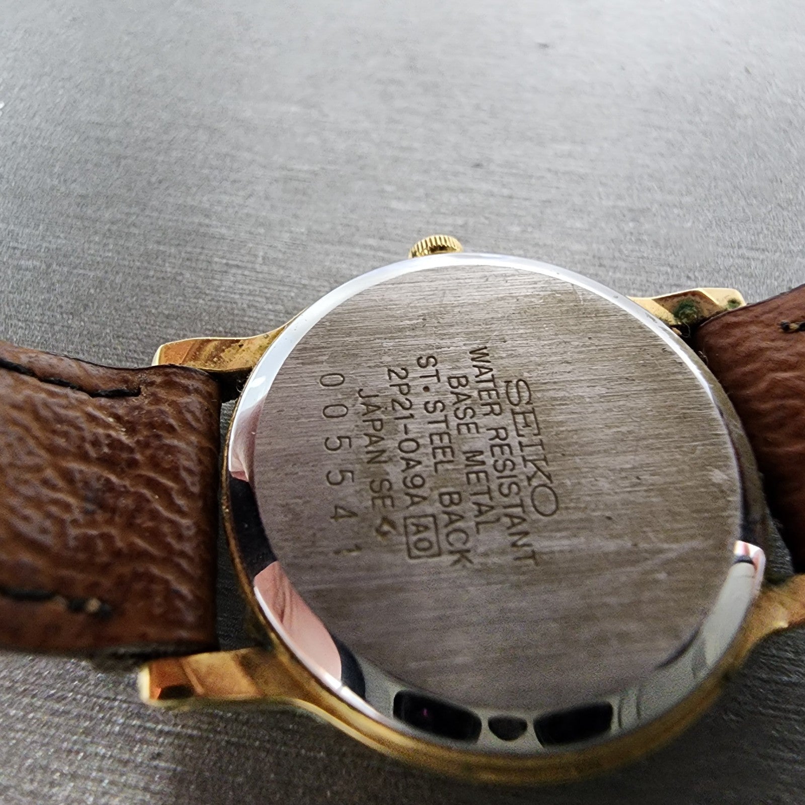 Seiko Watch Women 23mm Champagne Dial Gold Tone Round 2p210a9a New Battery9
