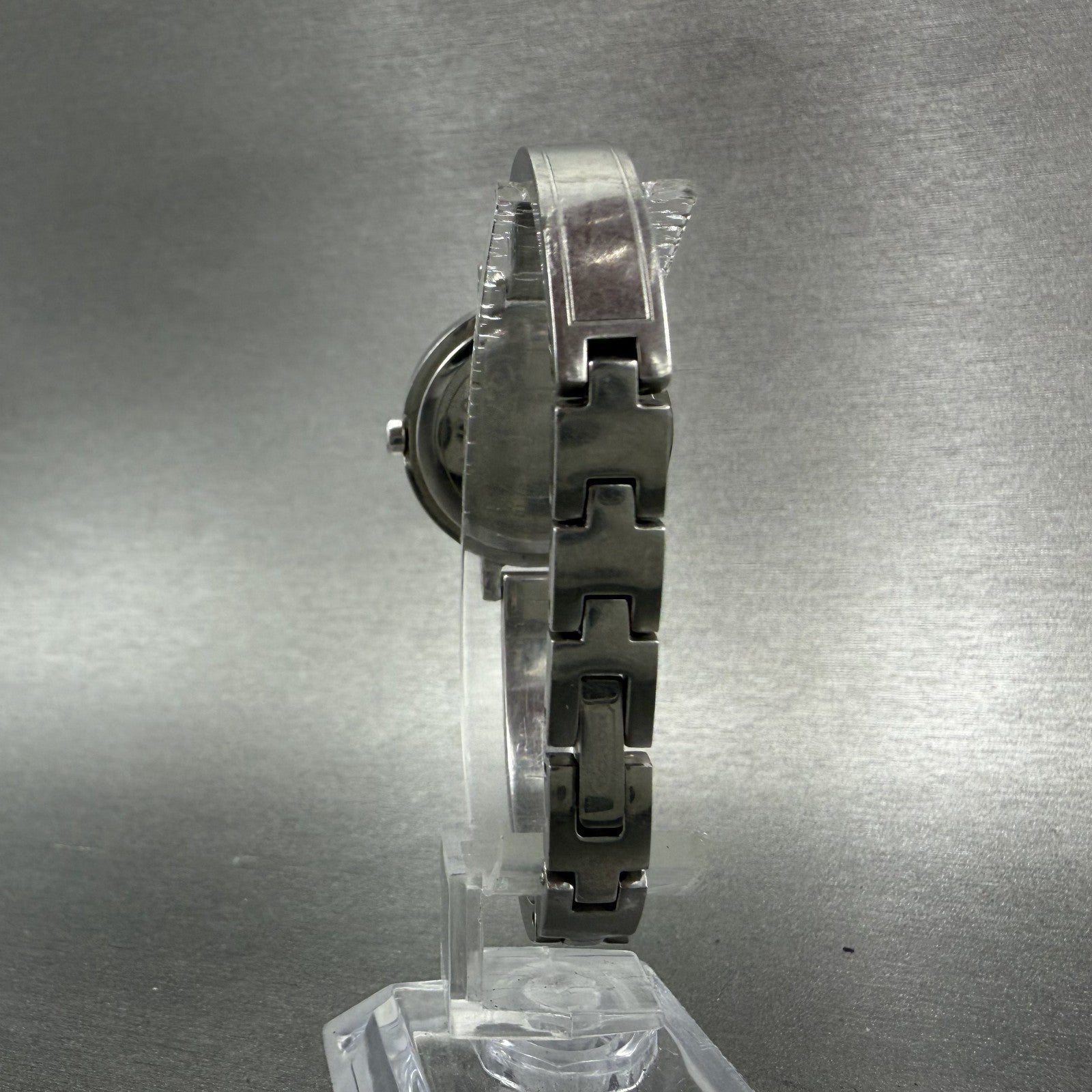Coach Watch Women 27mm White Dial Silver Tone Round Bangle New Battery7