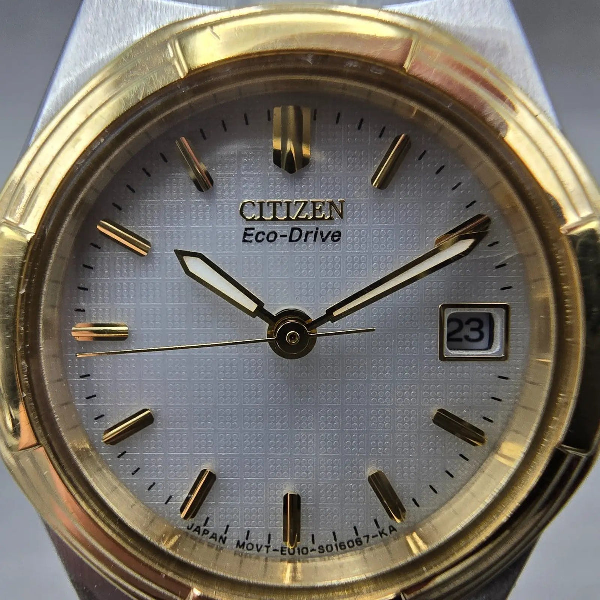 Citizen Eco-Drive Watch Women 25mm White Dial Two Tone Date E010-S008689 Works K1