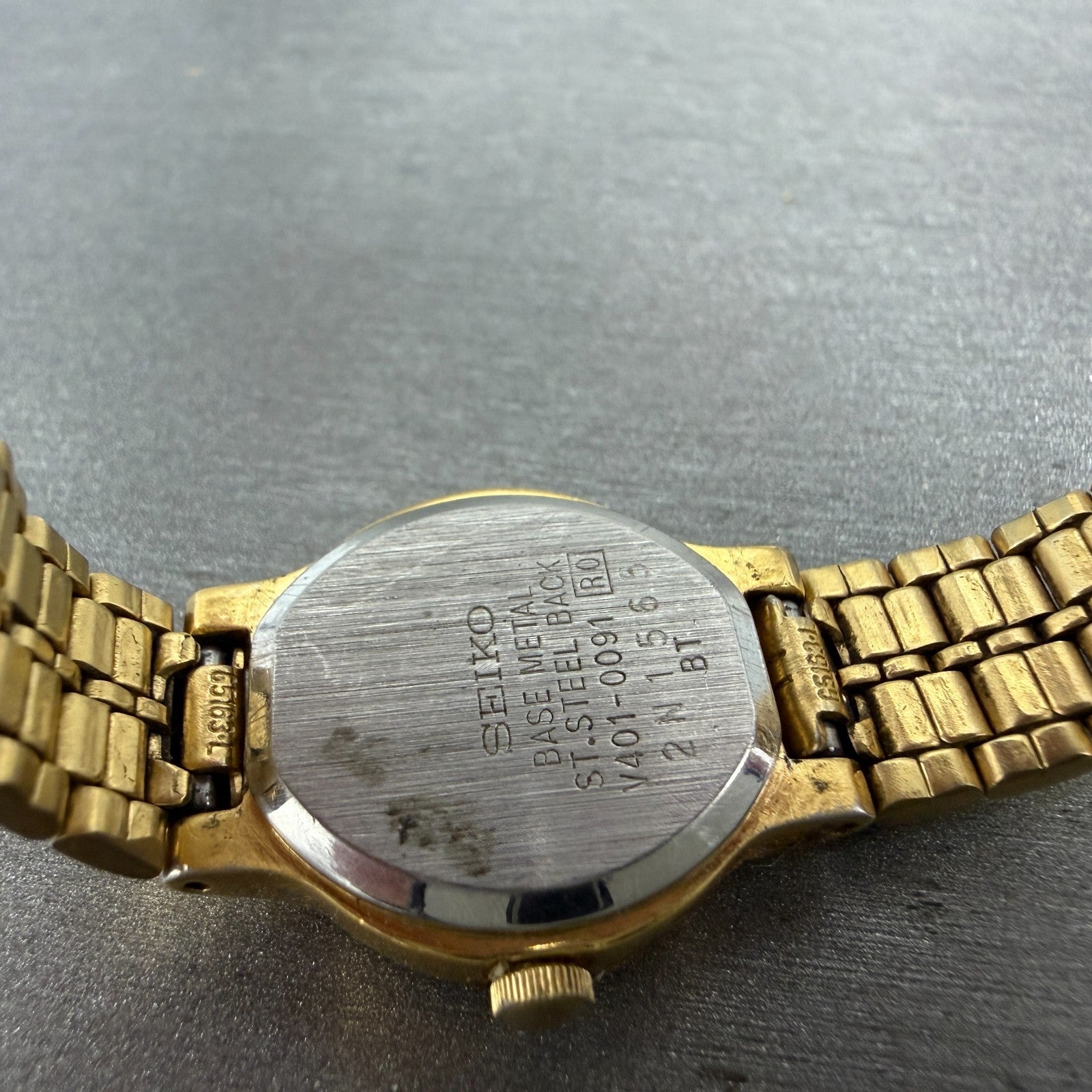 Seiko SX Watch Women 19mm Black Dial Gold Tone Round V401-0091 New Battery HE69