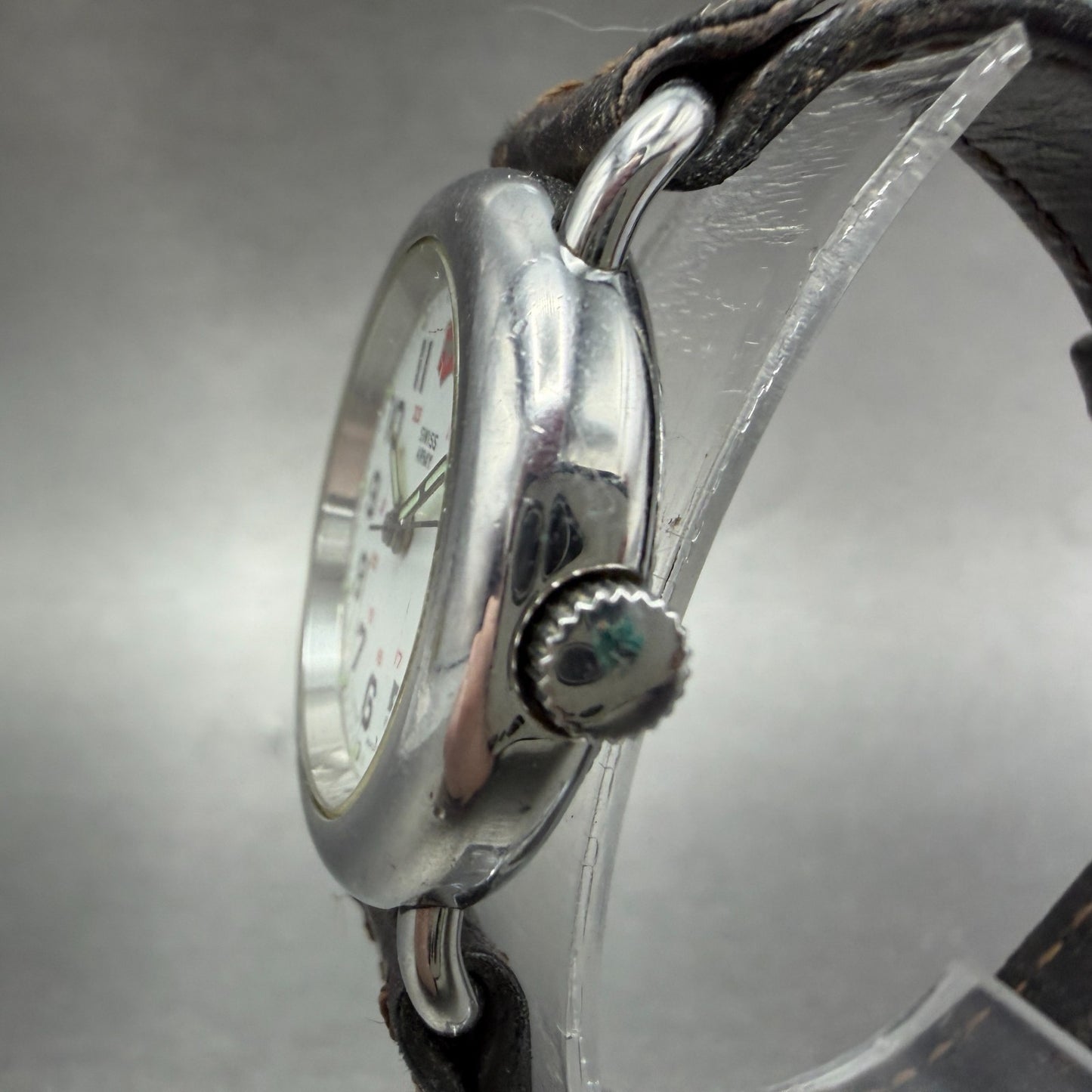 Victorinox Swiss Army Calvary Watch Women 31mm White Dial Silver Tone Date PARTS3