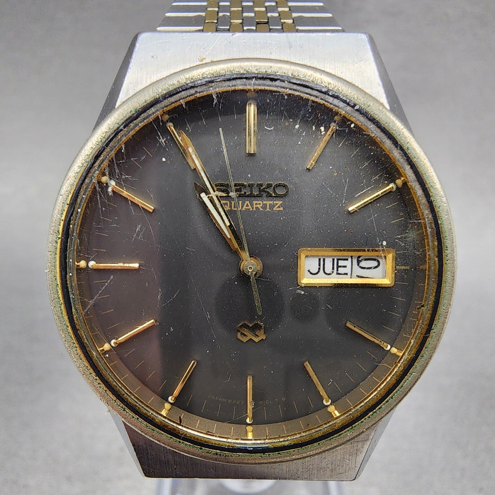 Seiko SQ Watch Men 35mm Gray Dial Two Tone Daydate Round 82238009 PARTS2