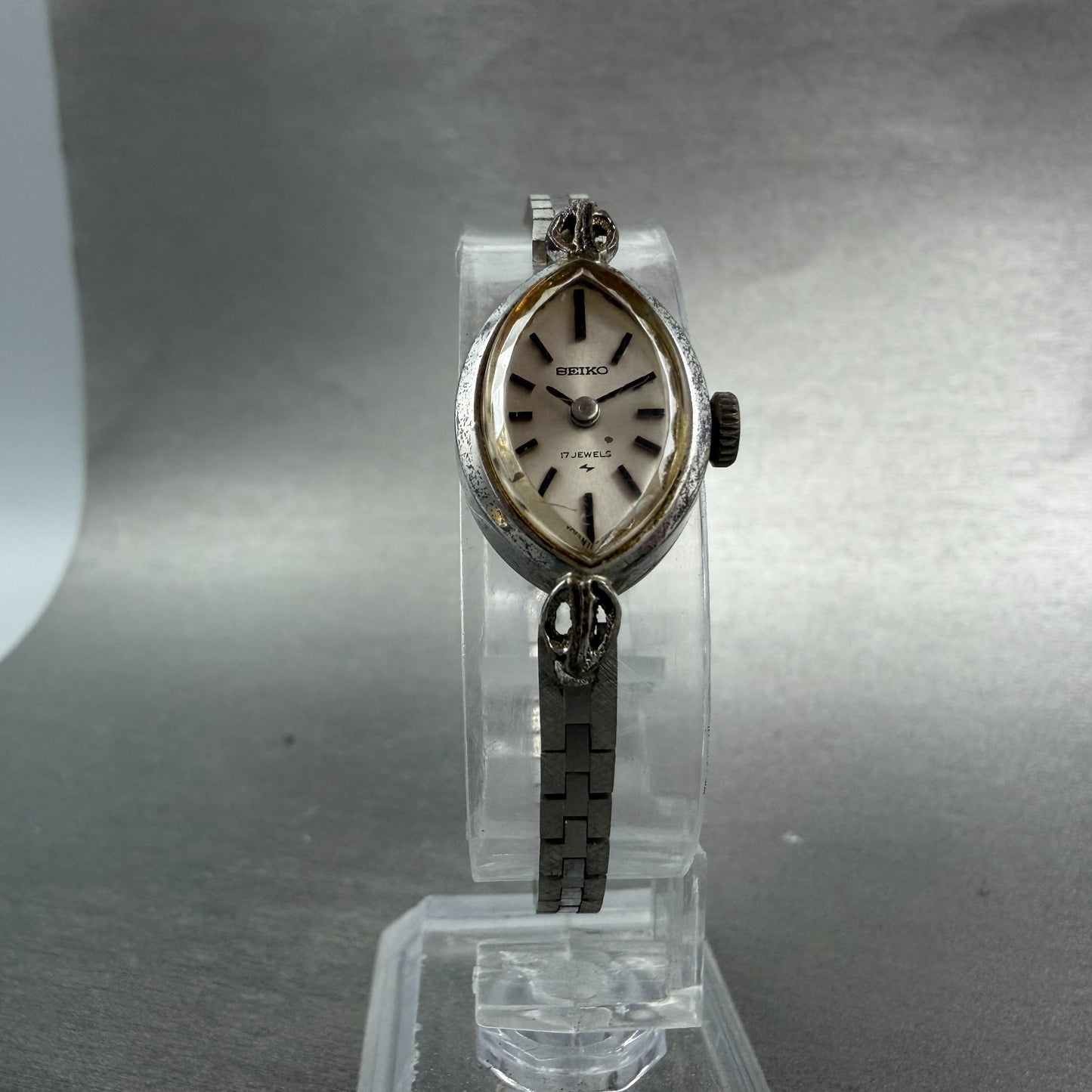 Seiko Watch Women 15mm Silver Dial Silver Tone Oval Manual 11-7430 Runs Vintage5