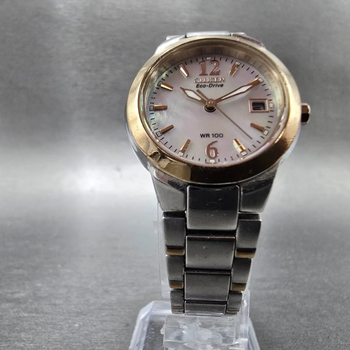 Citizen Eco-Drive Watch Women 26mm MOP Dial Two Tone Date E011-S070082 Works JRE5