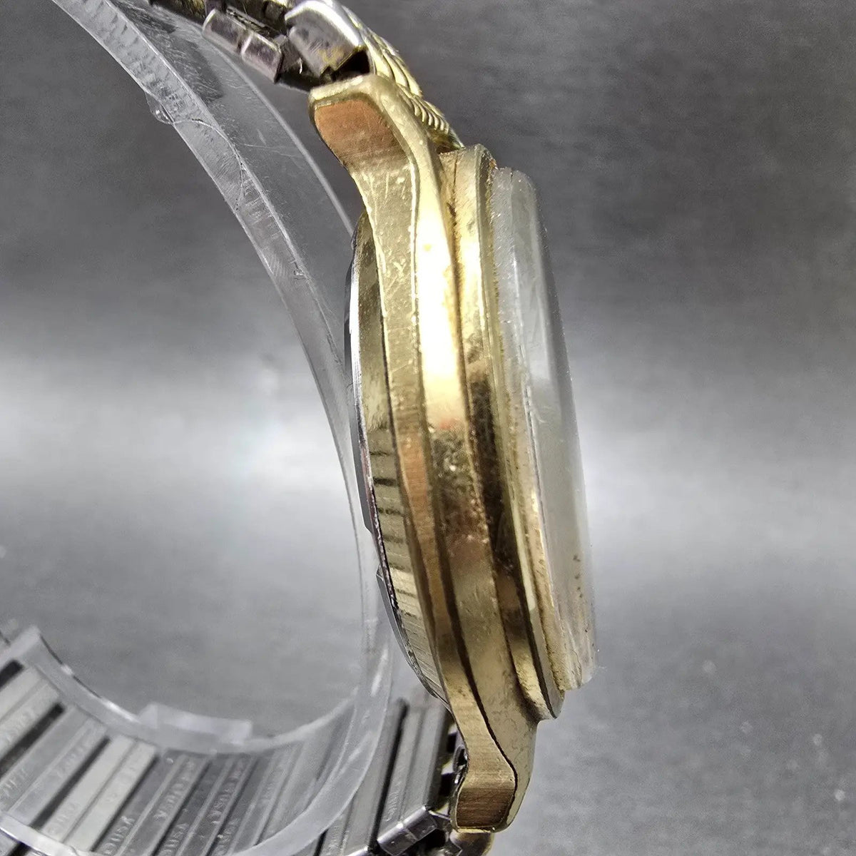 Seiko Automatic Watch Men 37mm Champange Dial Gold Date Round 6105-8069 Works3
