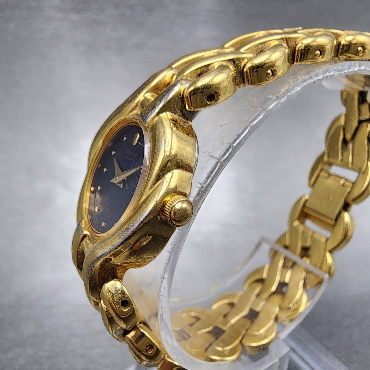 Seiko Watch Women 18mm Blue Dial Gold Tone Oval 4N005669 New Battery2