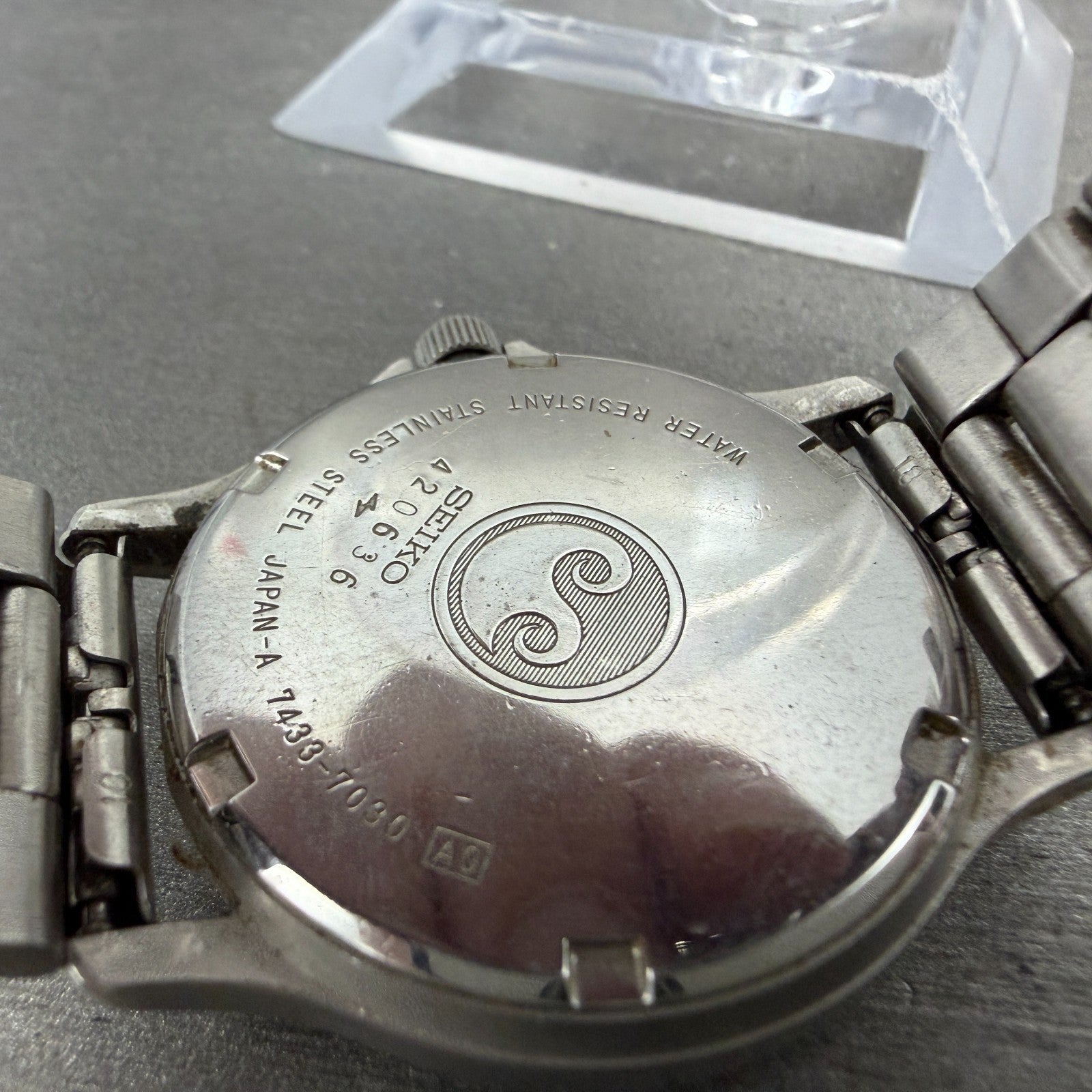 Seiko Chronos Watch Men 34mm White Dial Silver Tone Daydate 7433-7030 NewBattery9