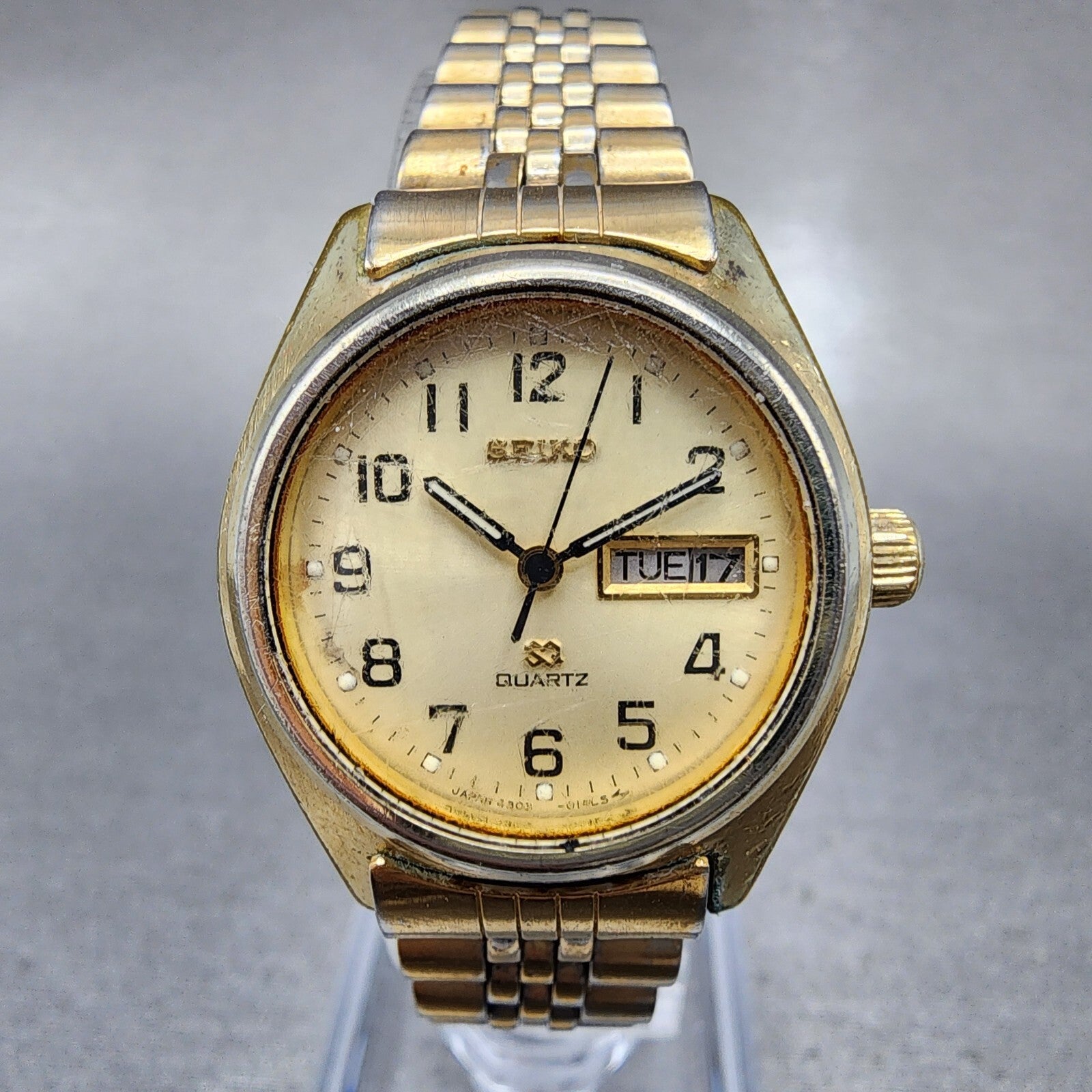 Seiko SQ Watch Women 25mm Champagne Dial Gold Dial Daydate 43030029 New Battery0