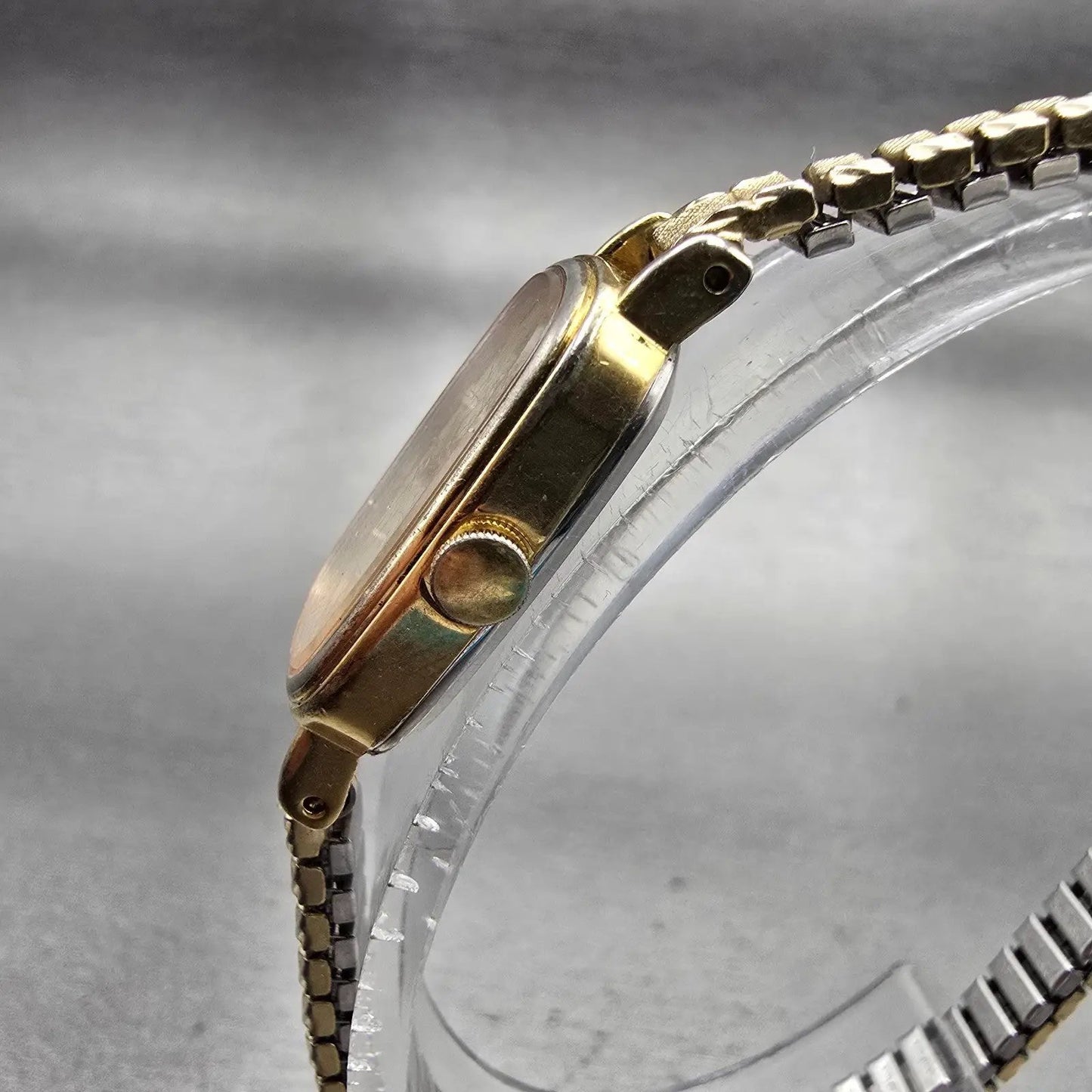 Seiko Watch Women 15mm Champagne Dial Gold Tone Oval 1320-5539 New Battery VTG2