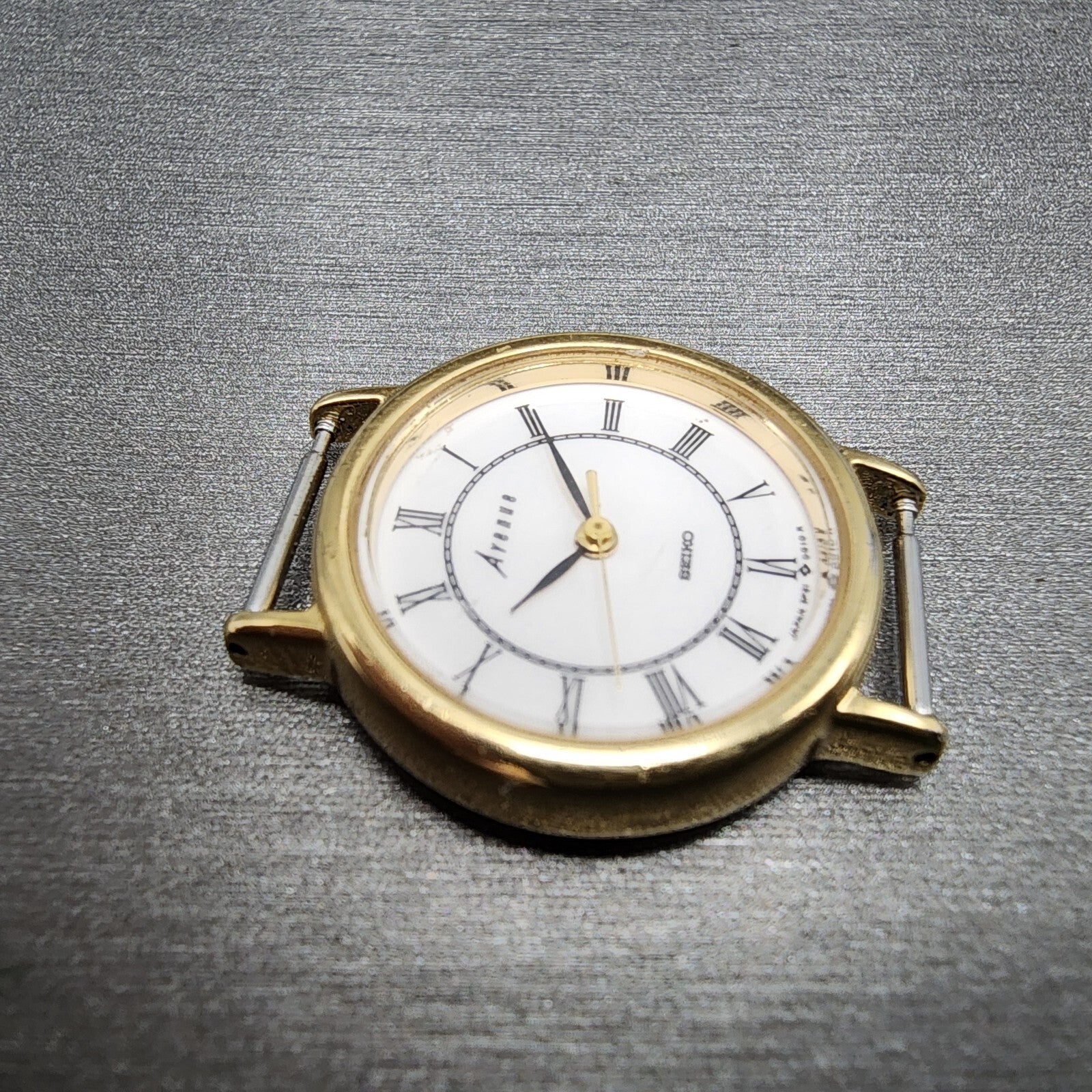 Seiko Avenue Watch Women 23mm White Dial Gold Tone Round 2P210B50 New Battery3