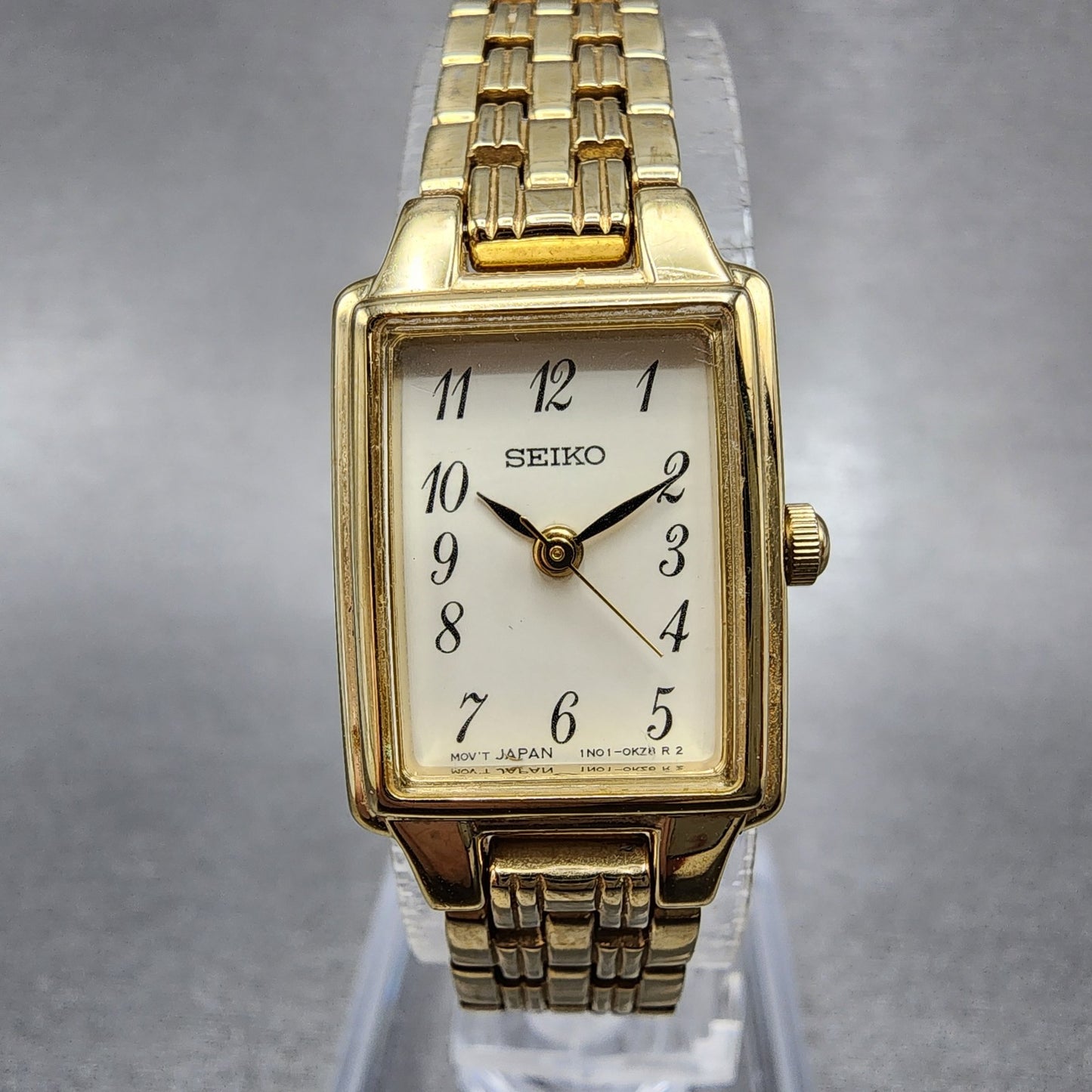 Seiko Tank Watch Women 16mm White Dial Gold Tone 1n010fh0 New Battery0