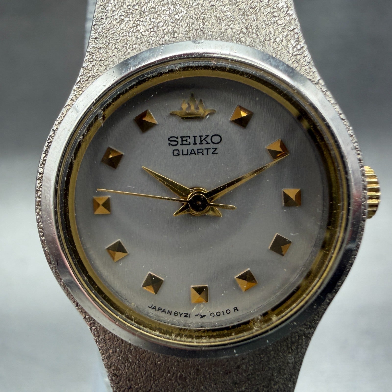 Seiko Watch Women 20mm Silver Dial Silver Tone Round 8Y210010  New Battery 56R1