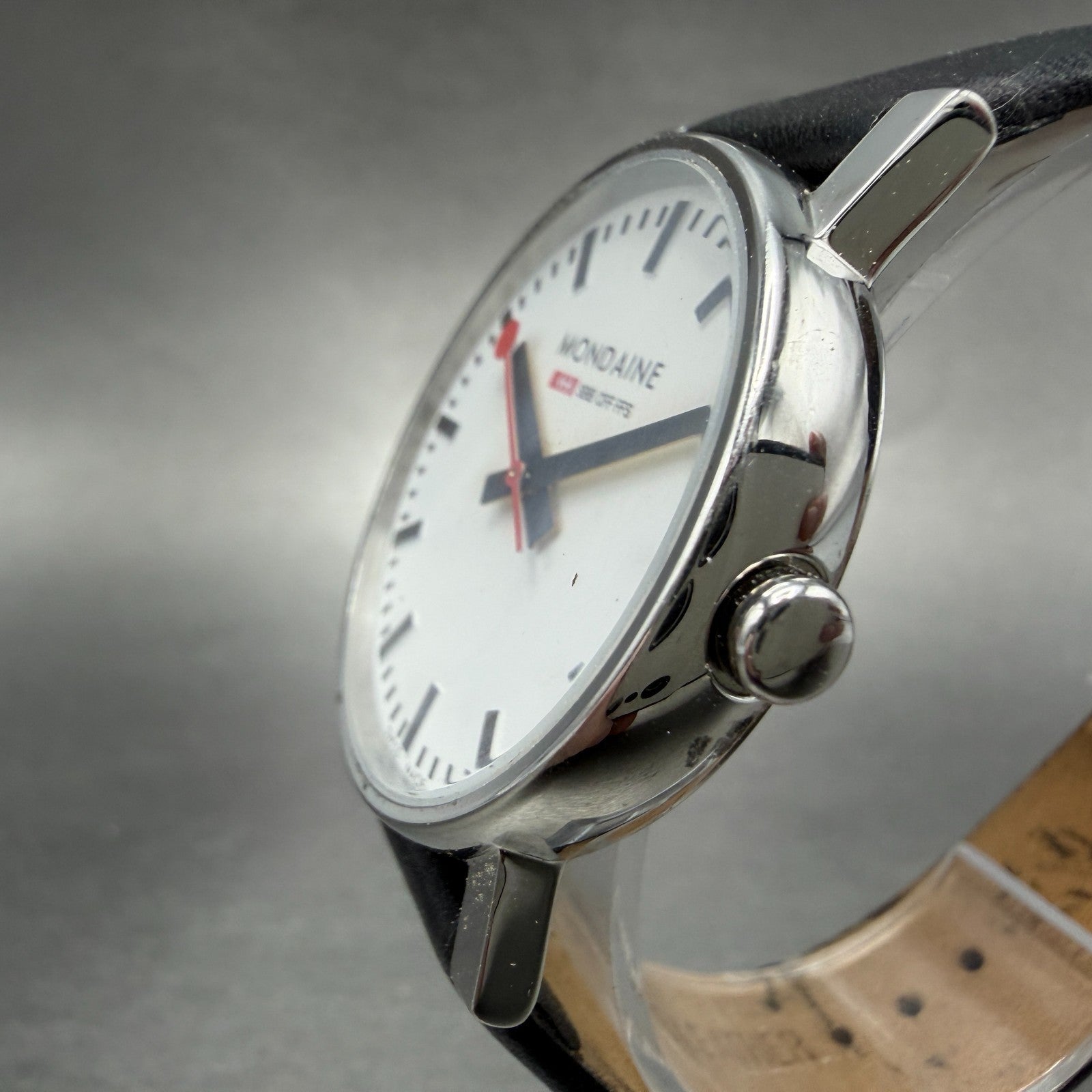 Mondaine Watch Men 35mm White Dial Steel Round Leather Band New Battery2