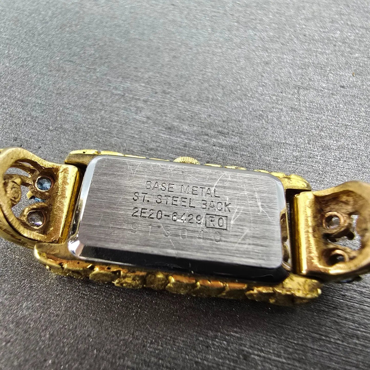 Seiko Tank Watch Women 14mm Champagne Dial Gold Nugget 2E20-6429 New Battery9