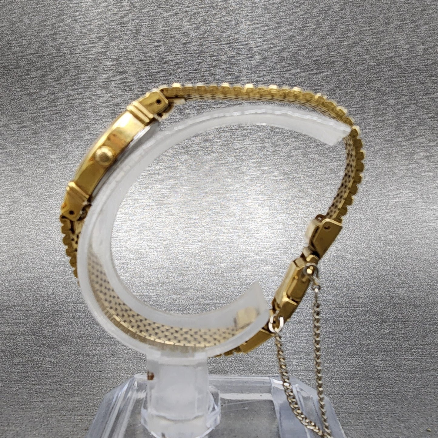 Seiko Watch Women 17mm Champagne Dial Gold Tone Oval 2y015c19 New battery6