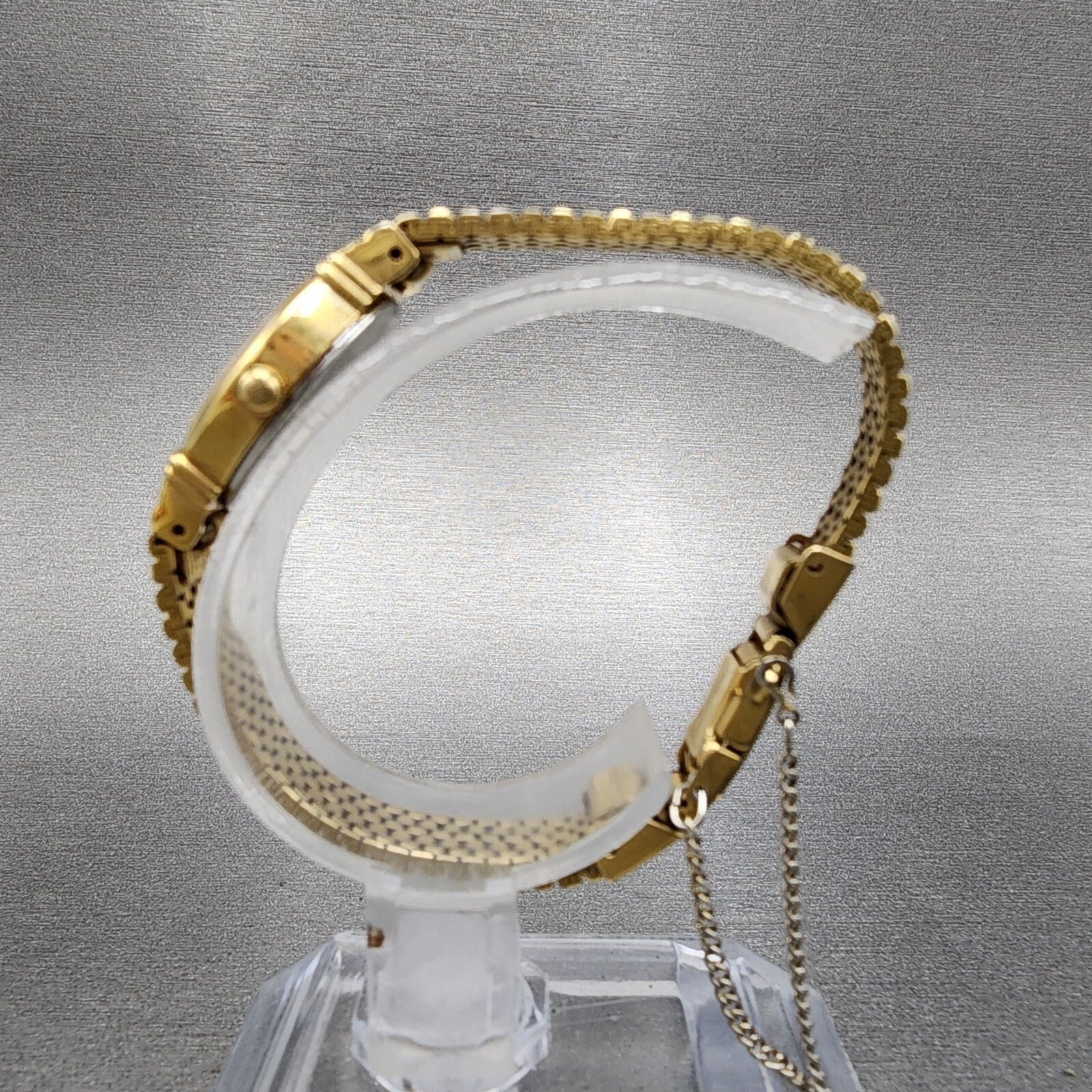 Seiko Watch Women 17mm Champagne Dial Gold Tone Oval 2y015c19 New battery6