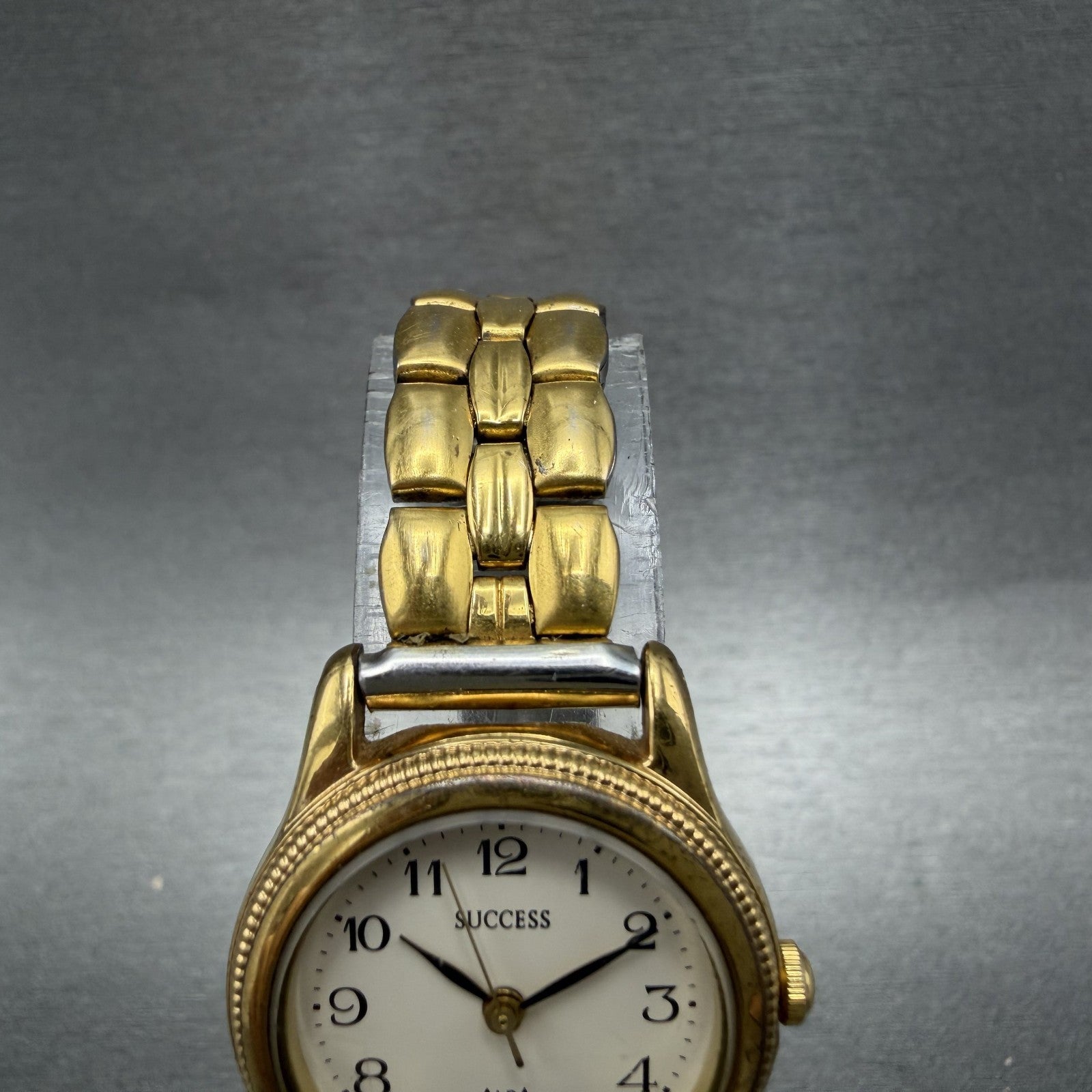 Seiko Alba Success Watch Women 25mm  White Dial Gold Tone V7011720 New Battery4
