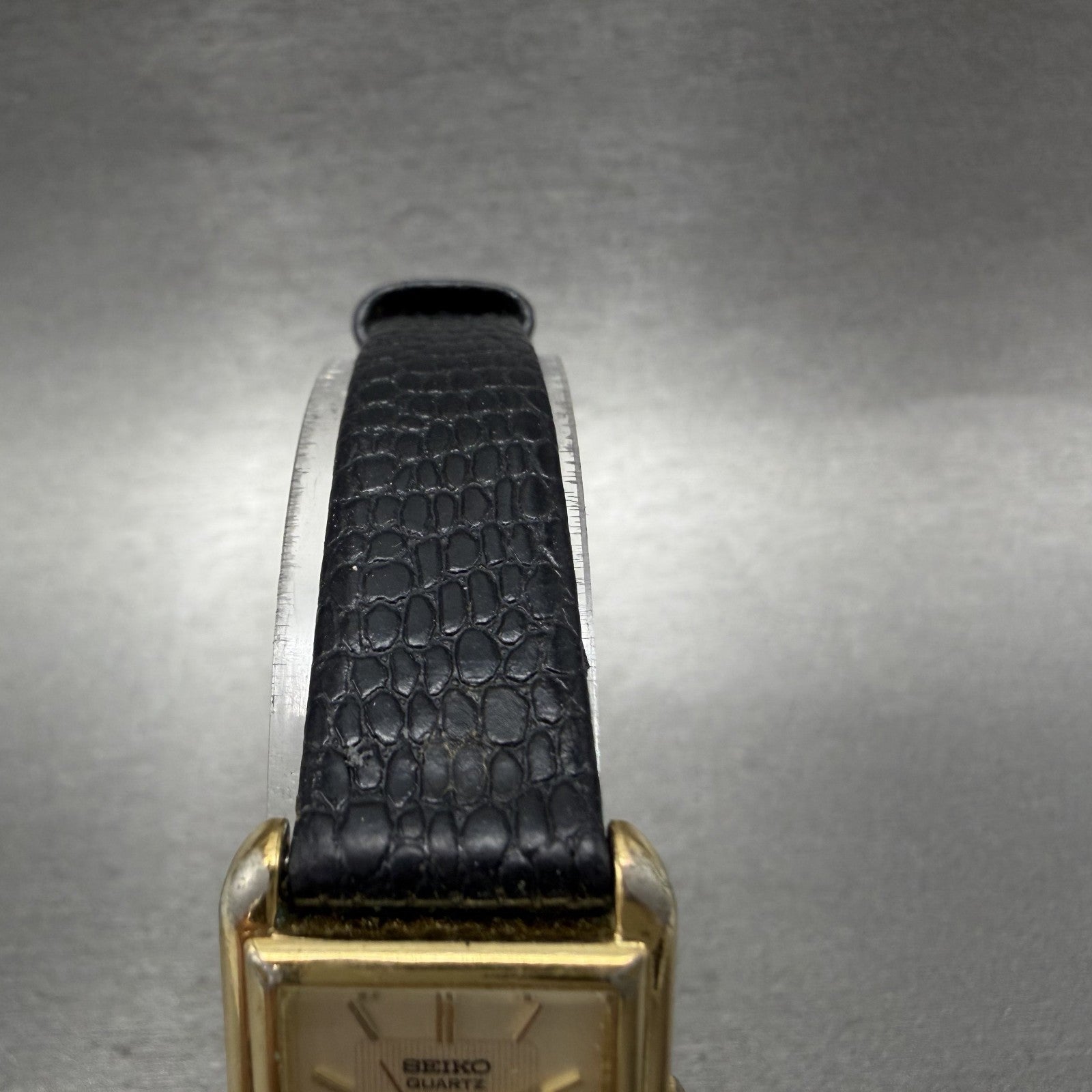 Seiko Tank Watch Women 18mm Champagne Dial Gold Tone Rectangle 14215570 New Bat4