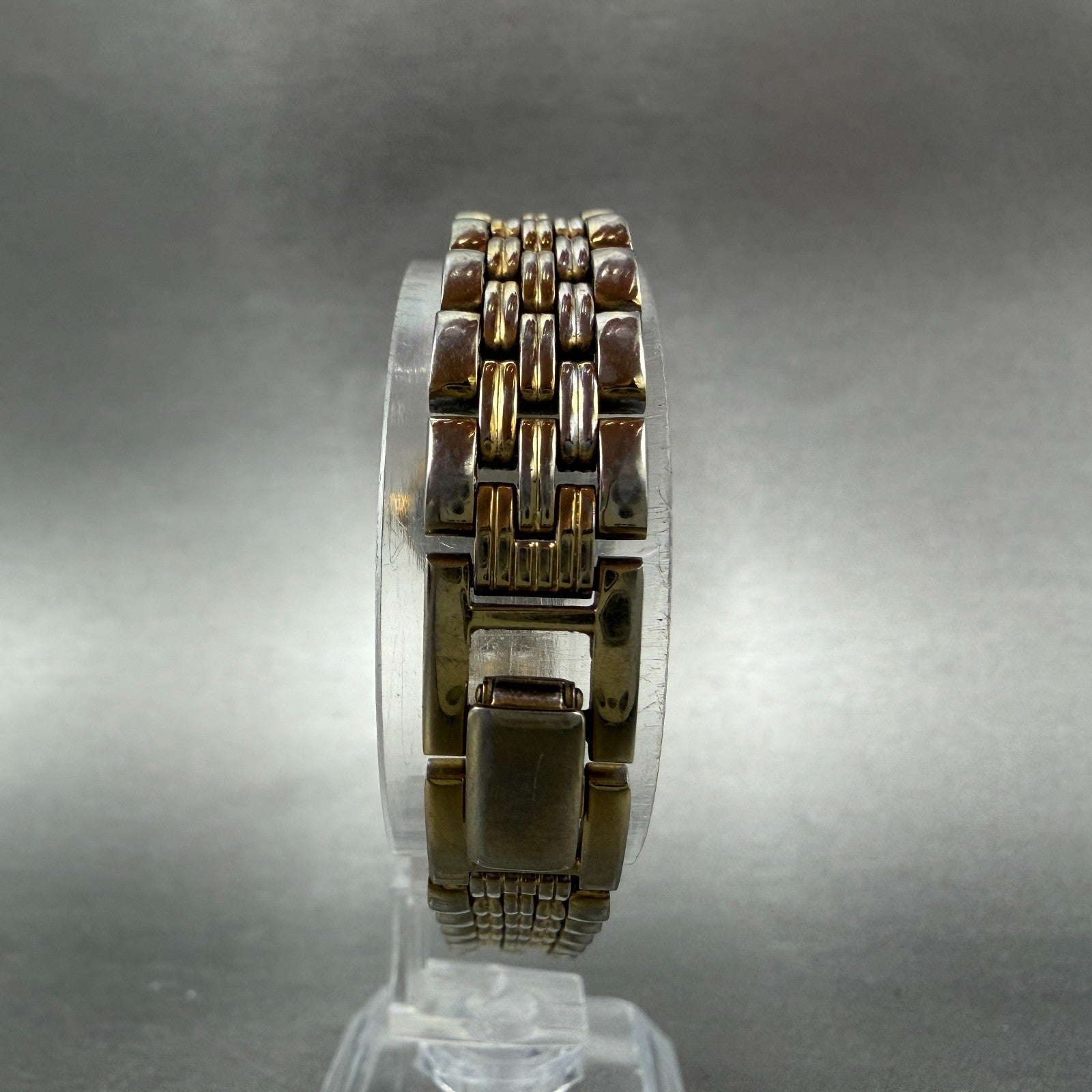 Seiko Watch Women 23mm White Dial Gold Tone Date Round 7N82-0228 New Battery 4567