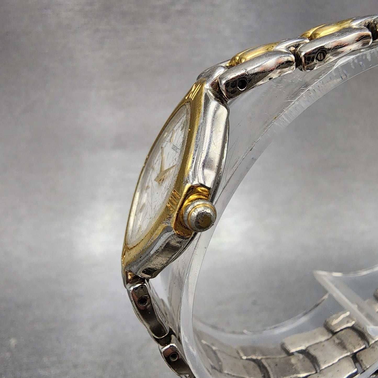 Seiko Watch Women 22mm White Dial Two Tone Oval 1n006e99 New Battery Vintage2