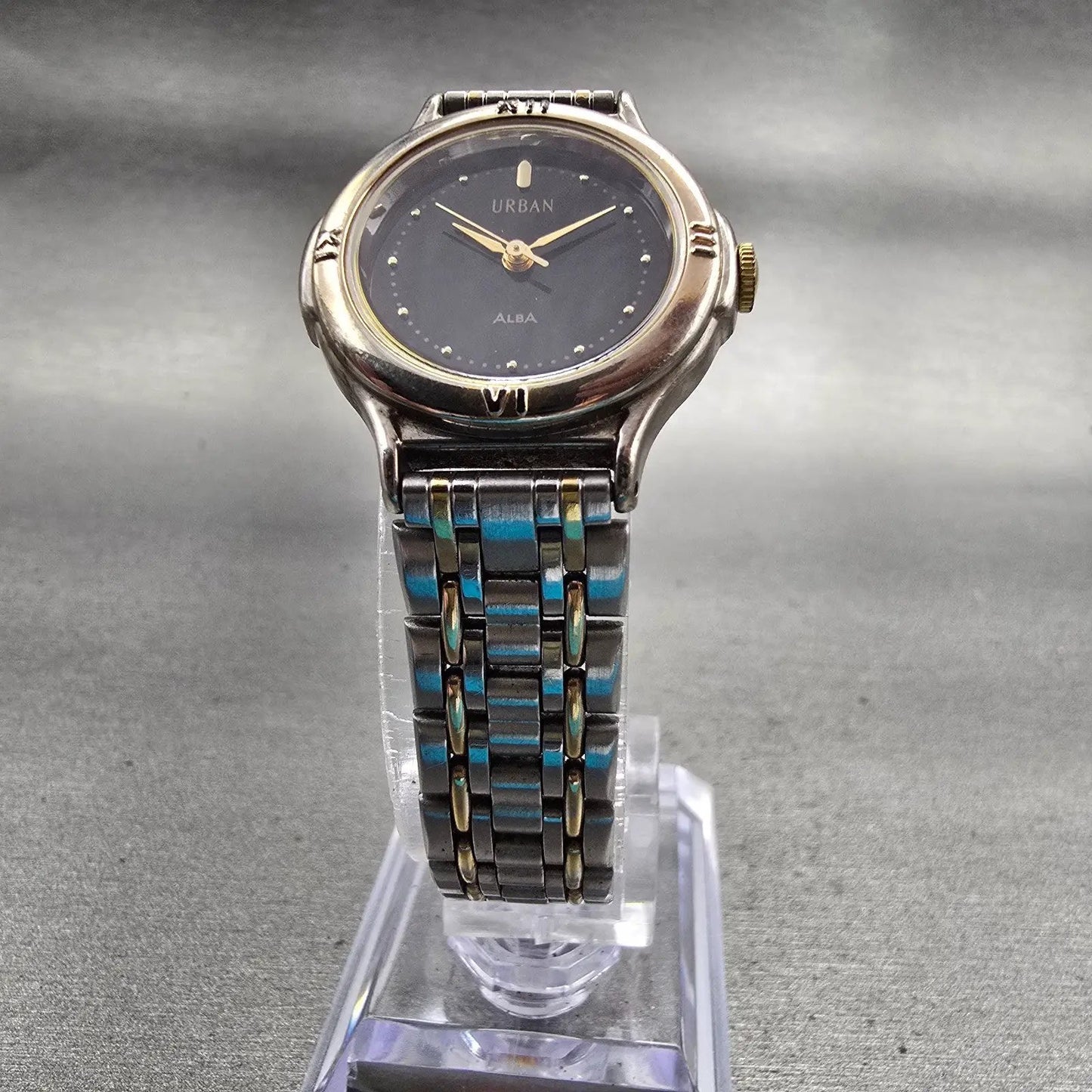 Seiko Alba Urban Watch Women 25mm Black Dial Two Tone Round V701-6C30 NewBattery5