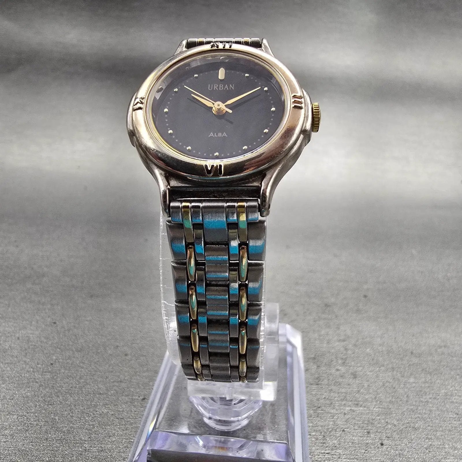 Seiko Alba Urban Watch Women 25mm Black Dial Two Tone Round V701-6C30 NewBattery5