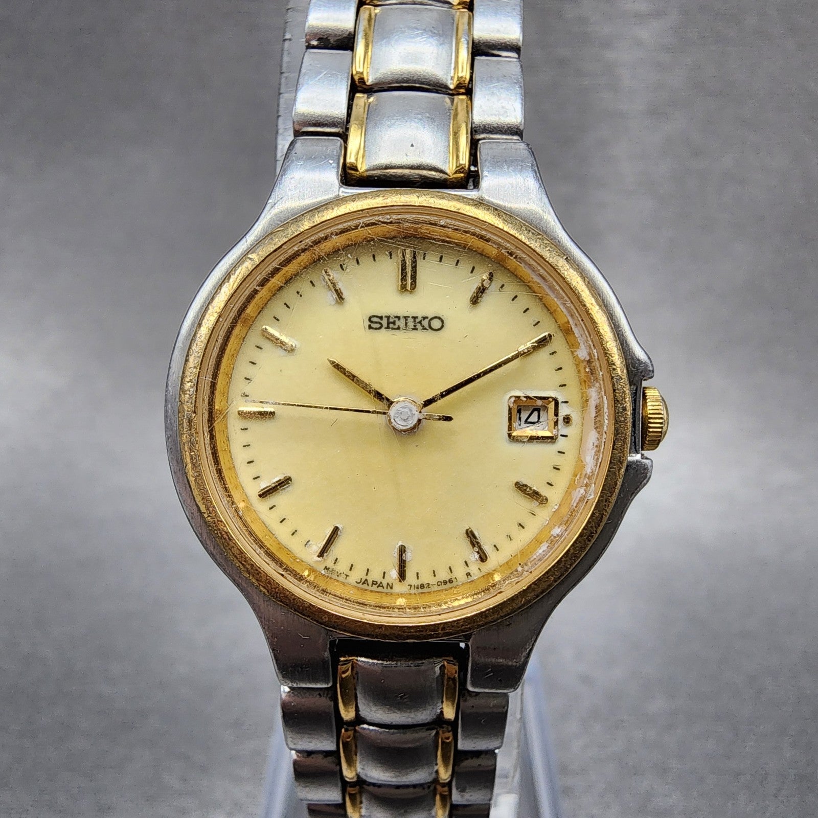 Seiko Watch Women 26mm Champagne Dial Two Tone Date 7n820419 New Battery0
