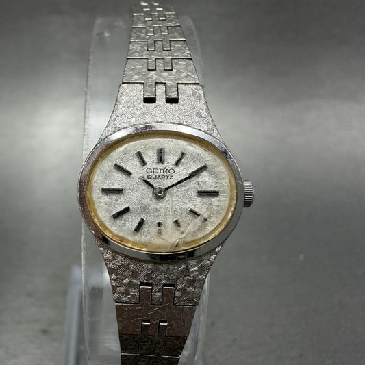 Seiko Watch Women 17mm Silver Dial Silver Tone Oval 2C205759 VTG New Battery0